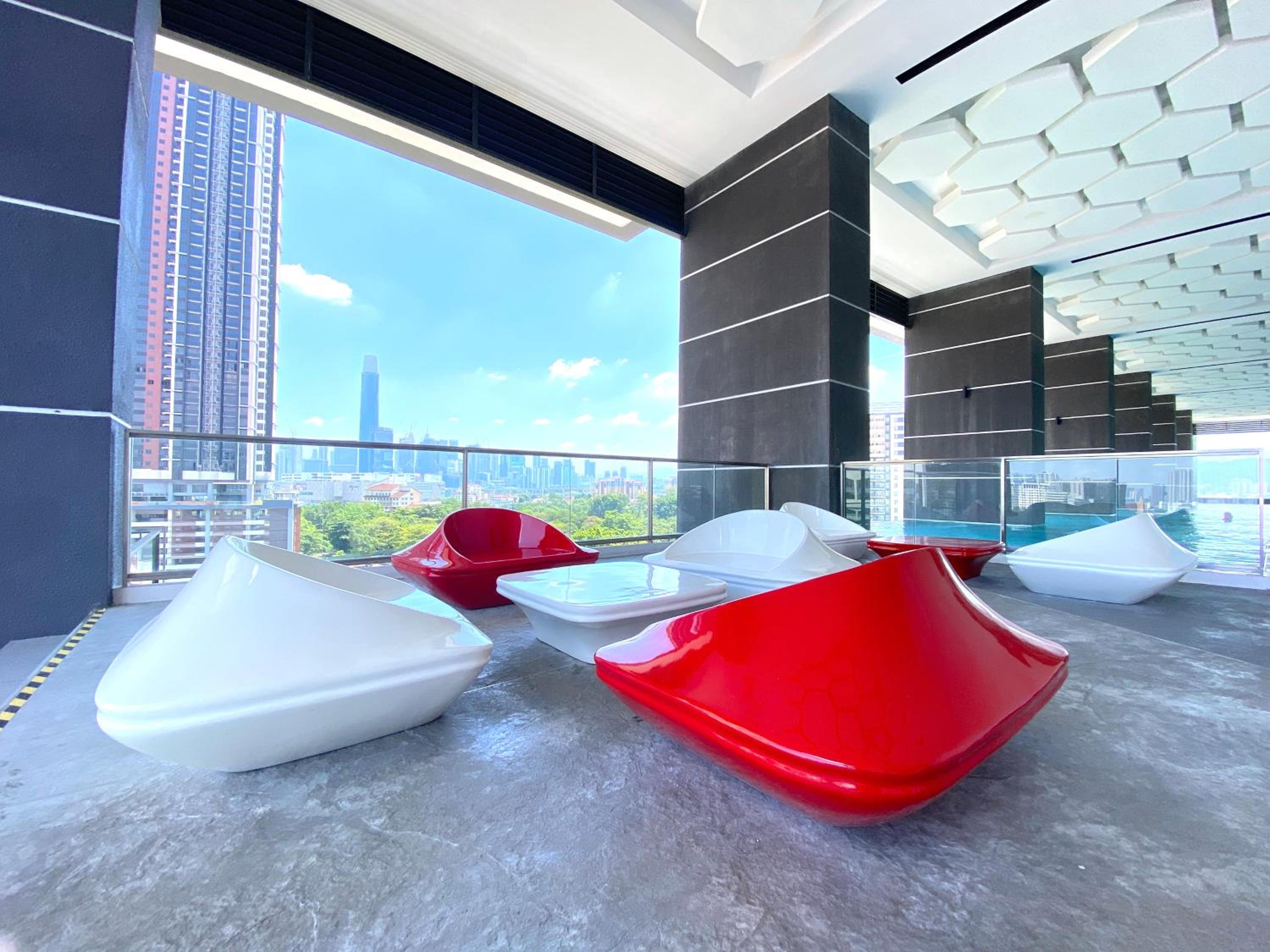 Lavile Homestay near Sunway Velocity and MRT Maluri by Iconique