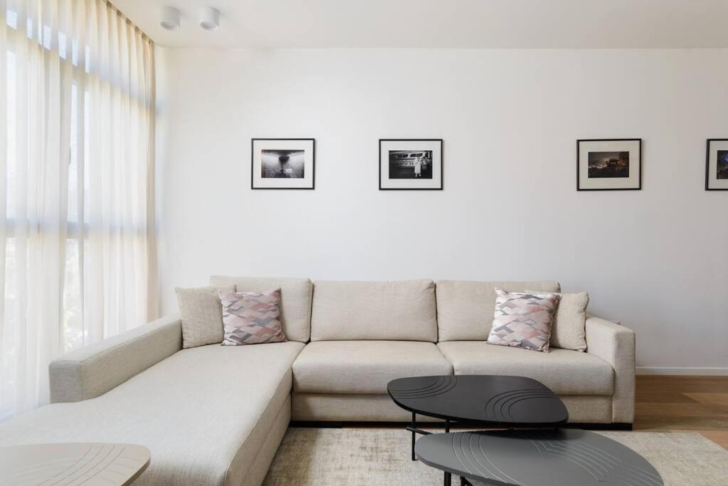 Luxury 2BR in New Building by Nahalat Binyamin view 2