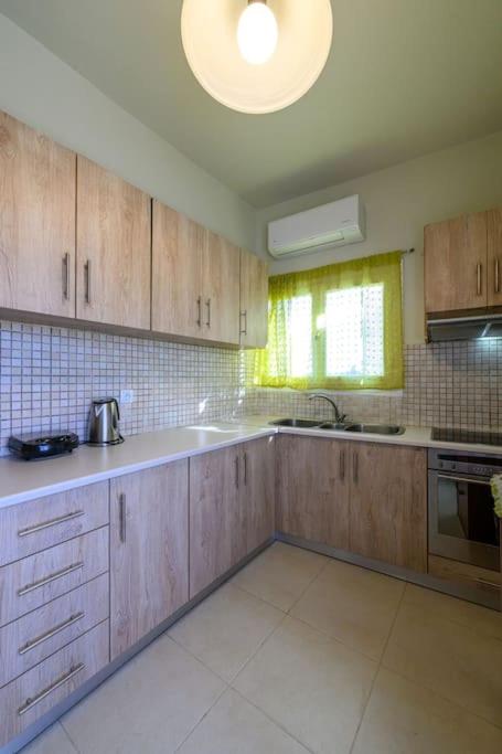 Village house xatzis