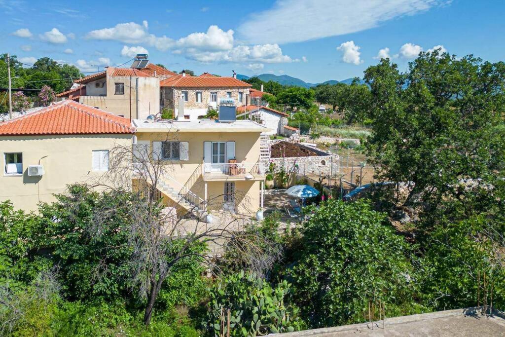Village house xatzis