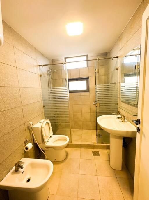 central apartment for rent 26 view 3