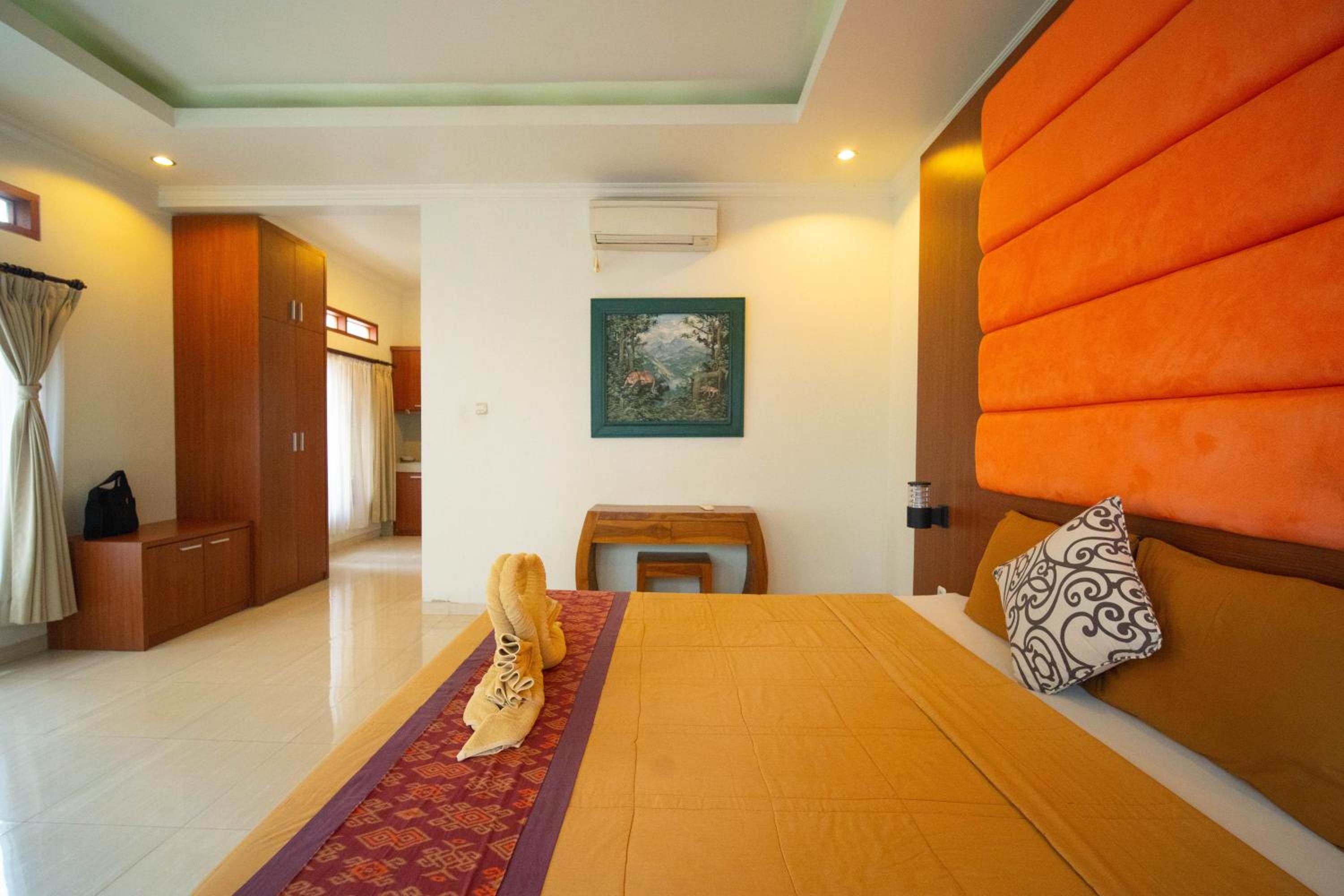 Adipana Bungalow-Balinese Room