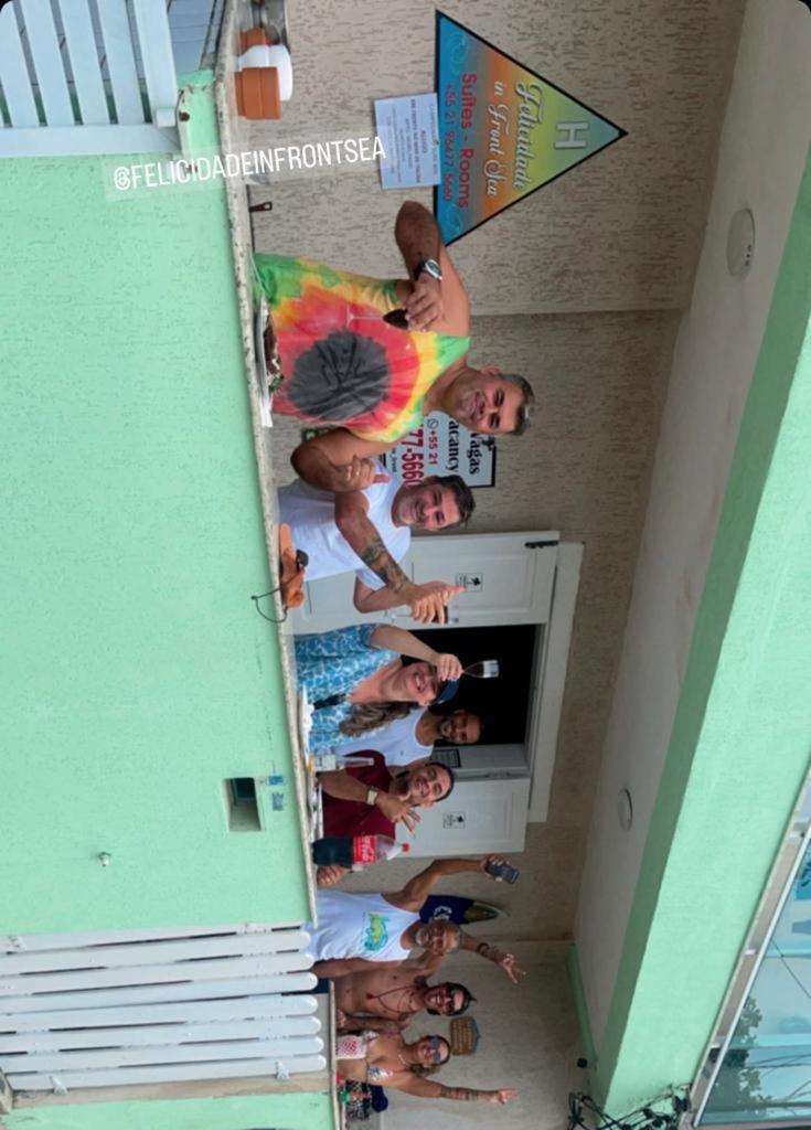 Felicidade in sea front