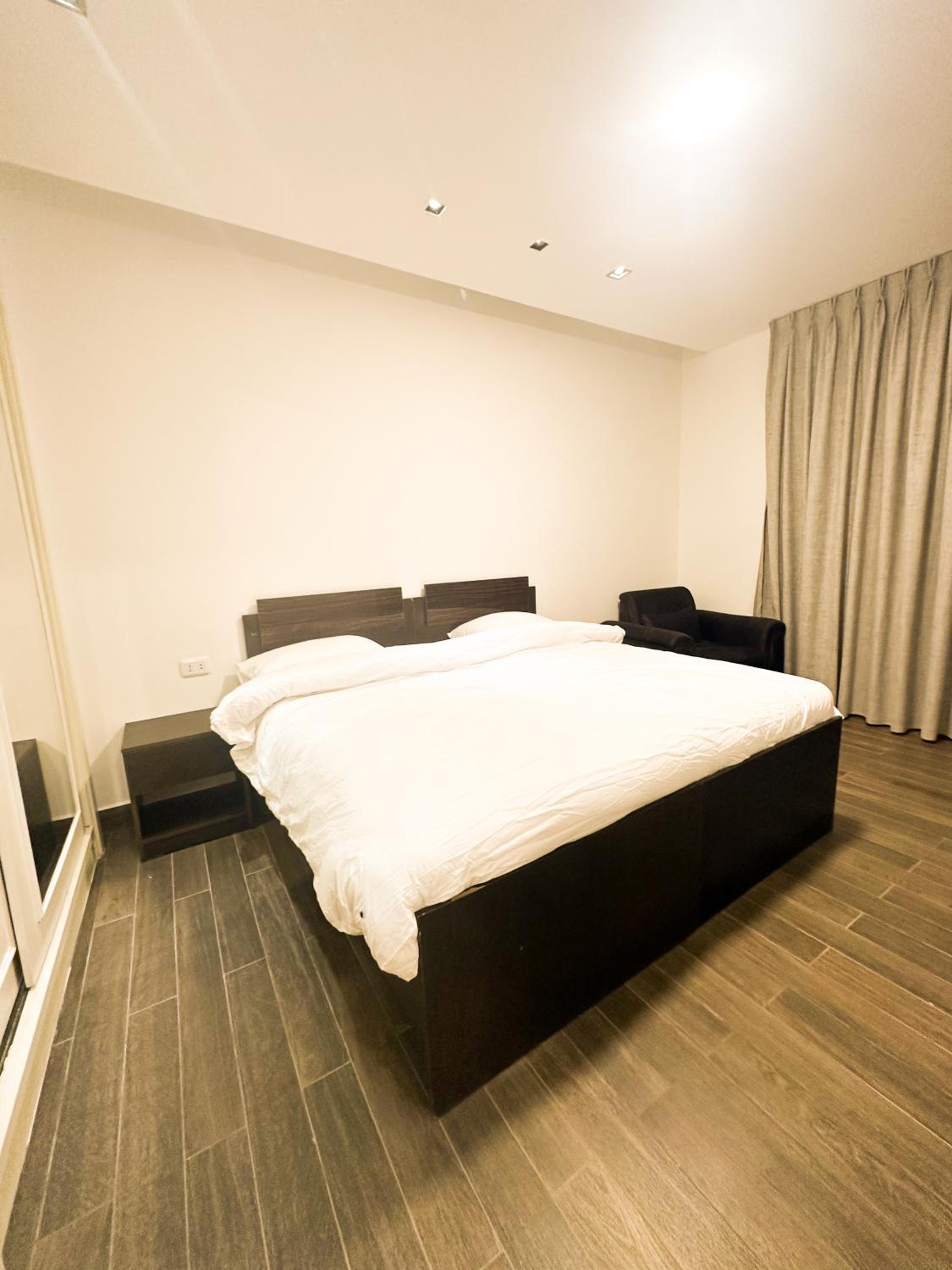 central apartment for rent 27 view 5