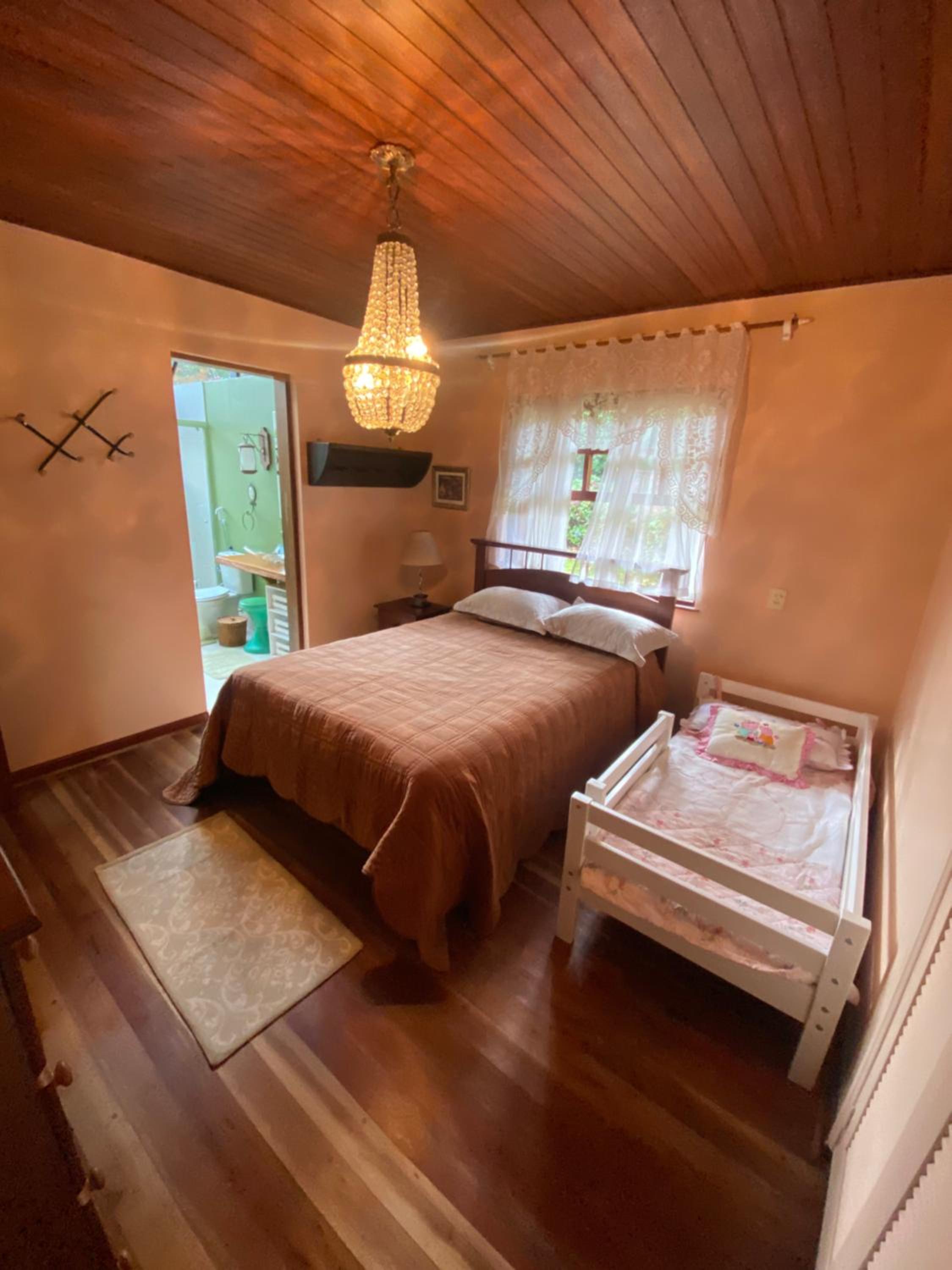 Quatro Estações Hospeda - Casa Azaleia condomínio Véu da Noiva