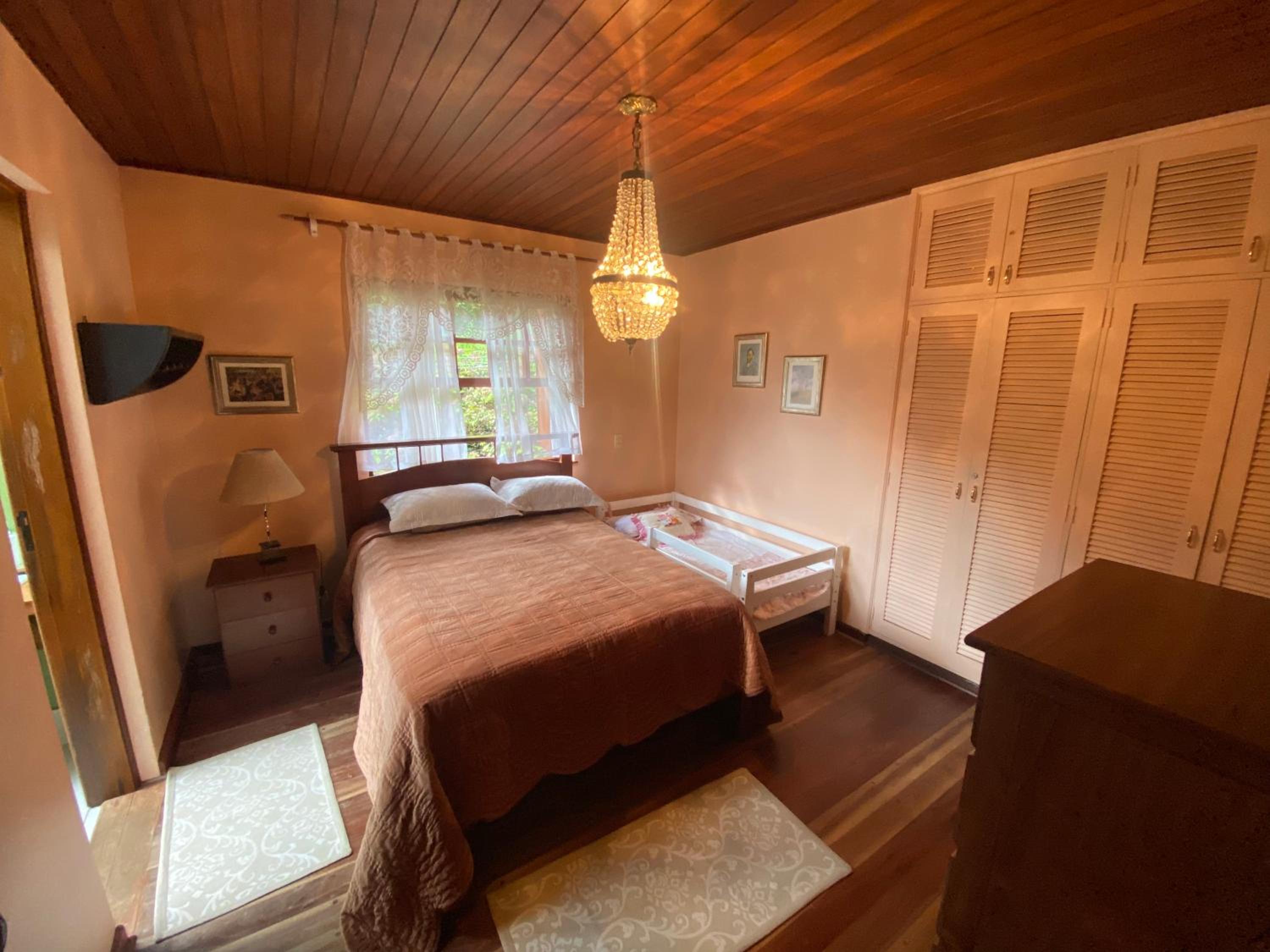 Quatro Estações Hospeda - Casa Azaleia condomínio Véu da Noiva