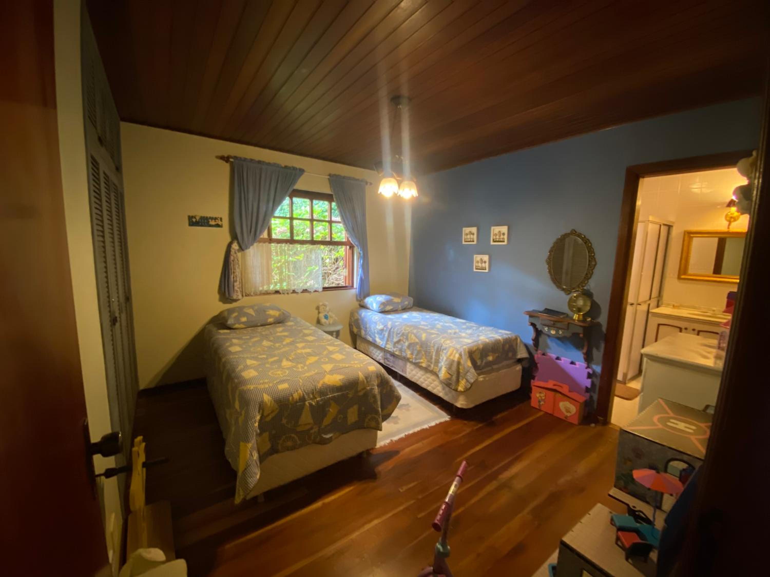 Quatro Estações Hospeda - Casa Azaleia condomínio Véu da Noiva
