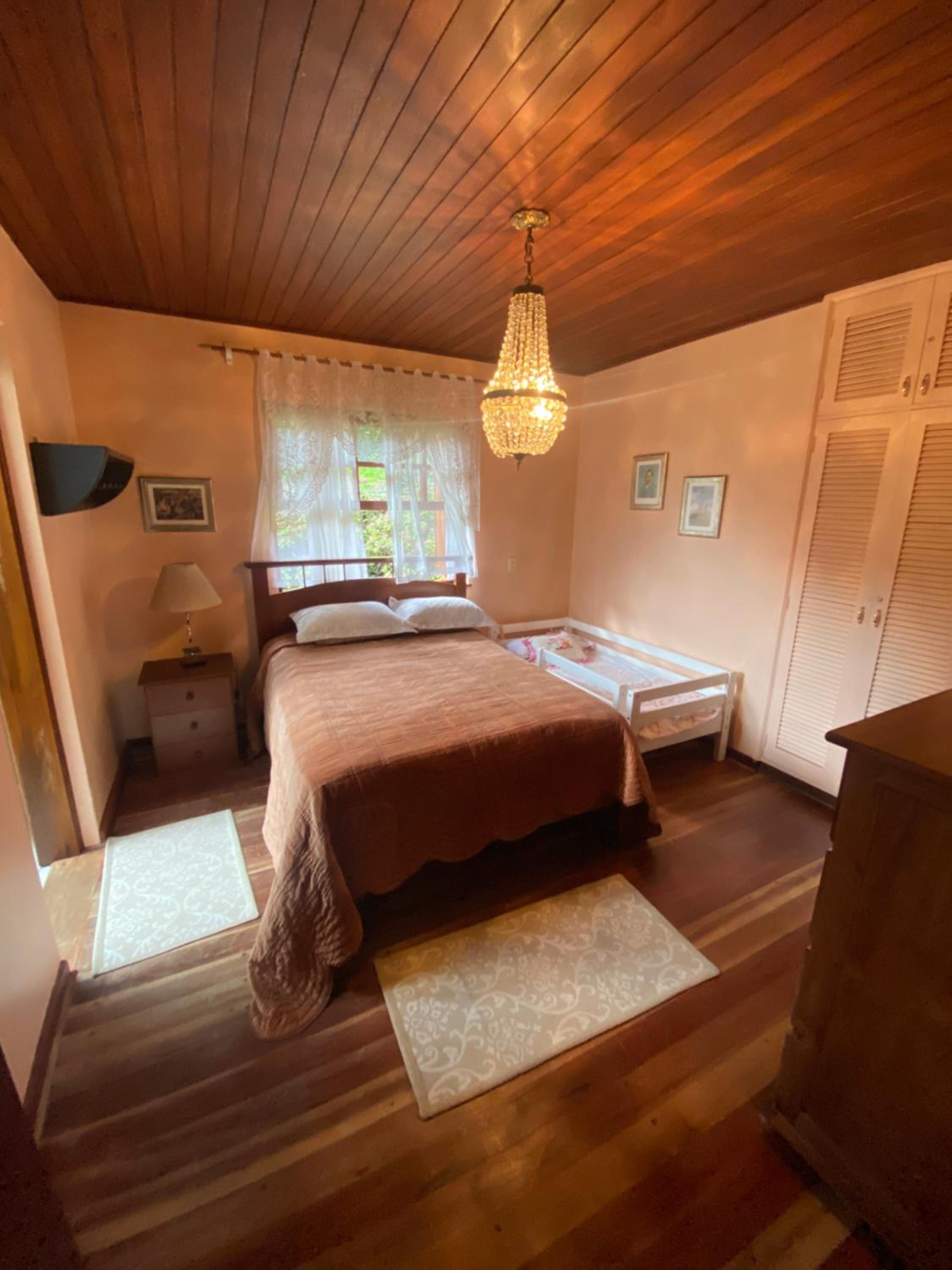 Quatro Estações Hospeda - Casa Azaleia condomínio Véu da Noiva