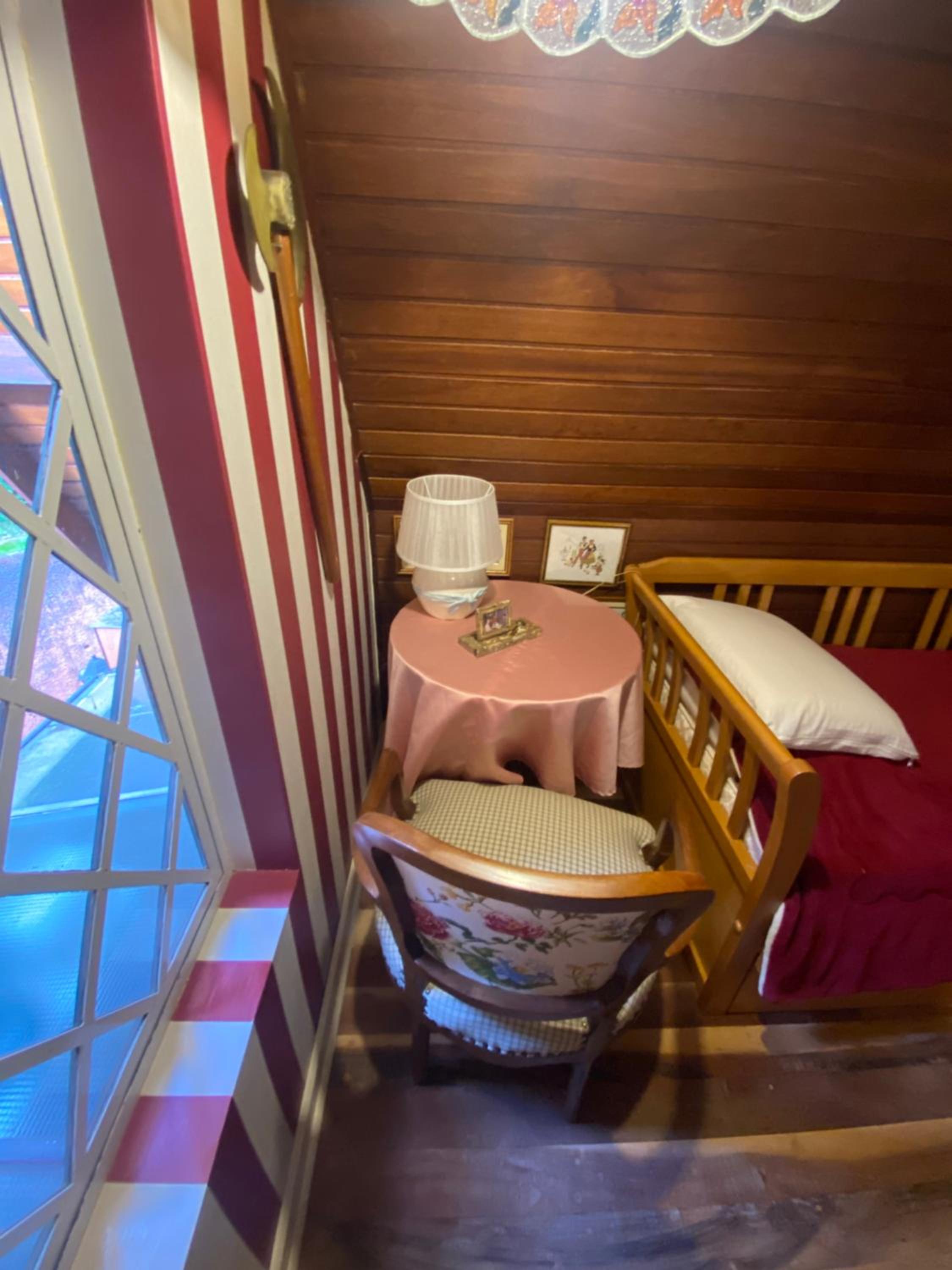 Quatro Estações Hospeda - Casa Azaleia condomínio Véu da Noiva