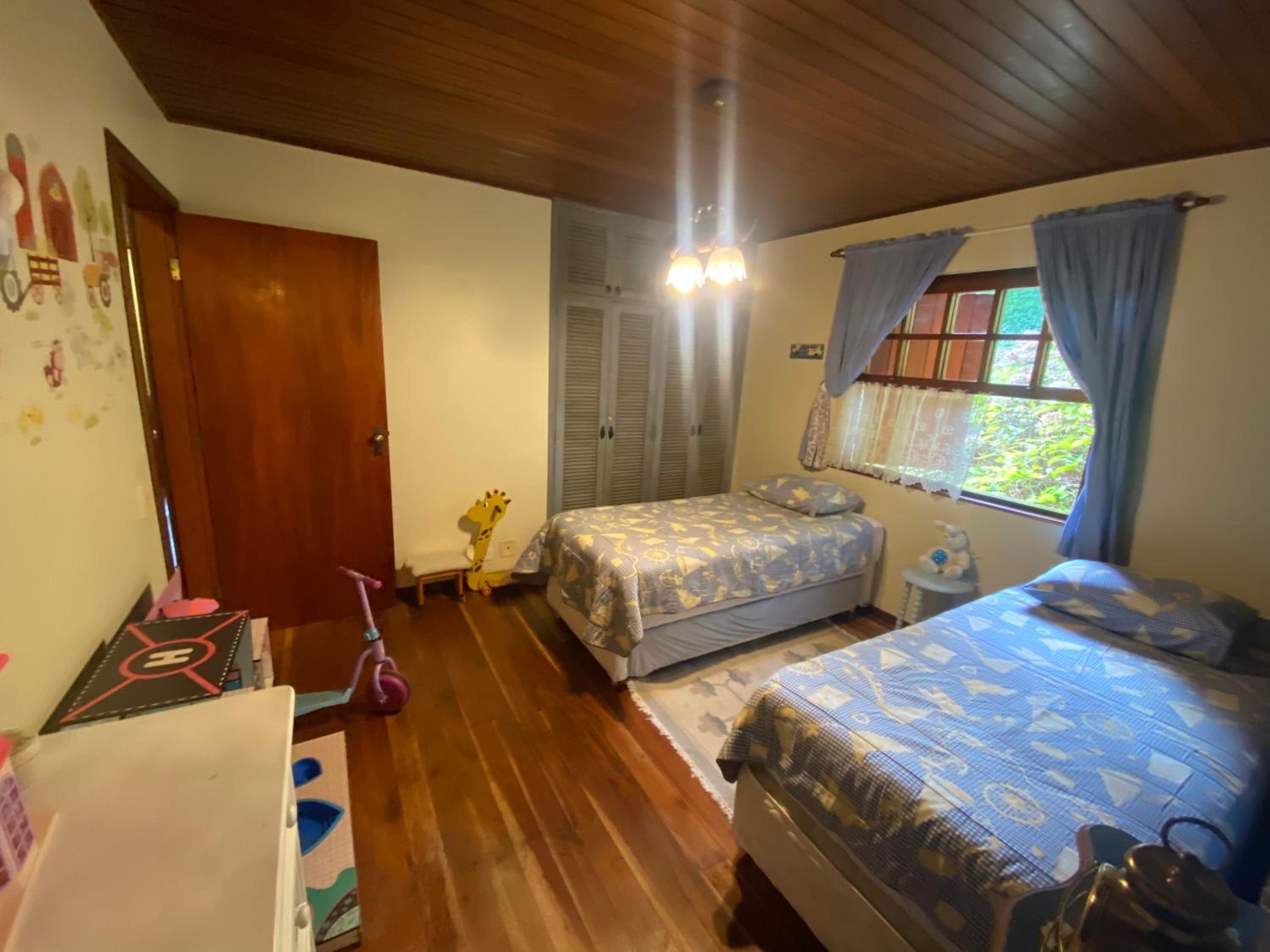 Quatro Estações Hospeda - Casa Azaleia condomínio Véu da Noiva