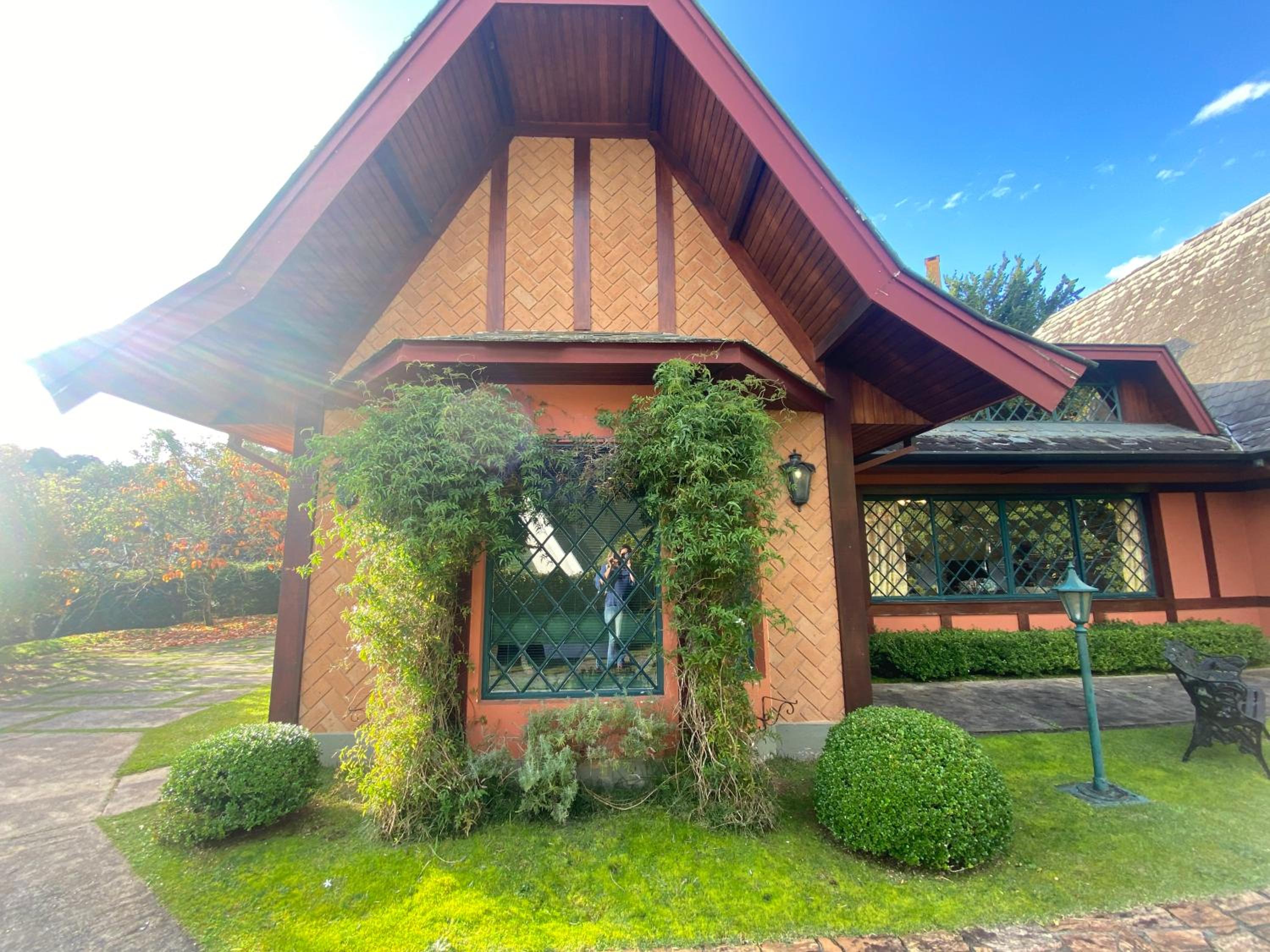Quatro Estações Hospeda - Casa Azaleia condomínio Véu da Noiva
