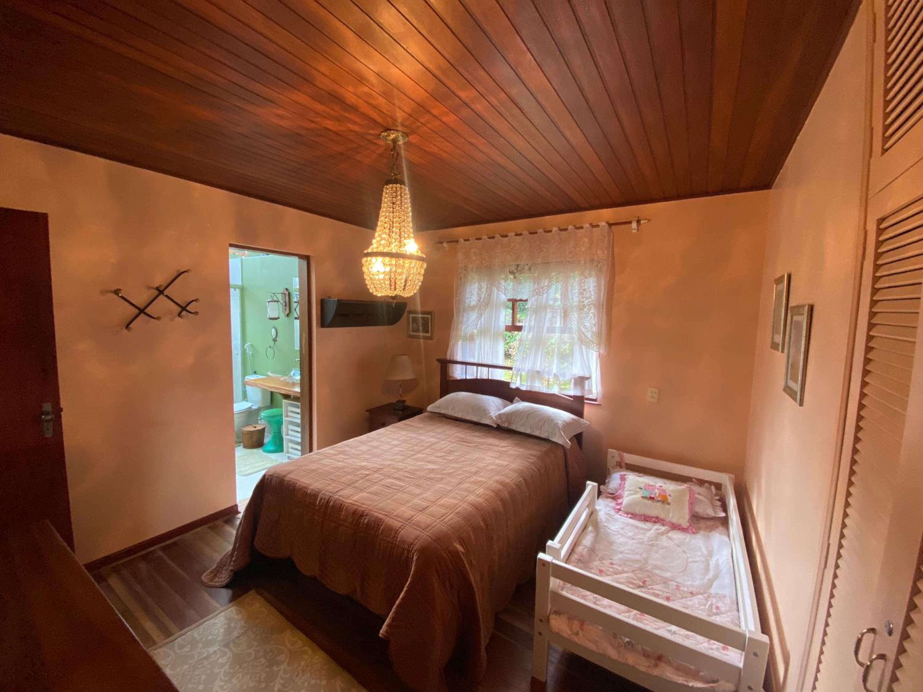 Quatro Estações Hospeda - Casa Azaleia condomínio Véu da Noiva
