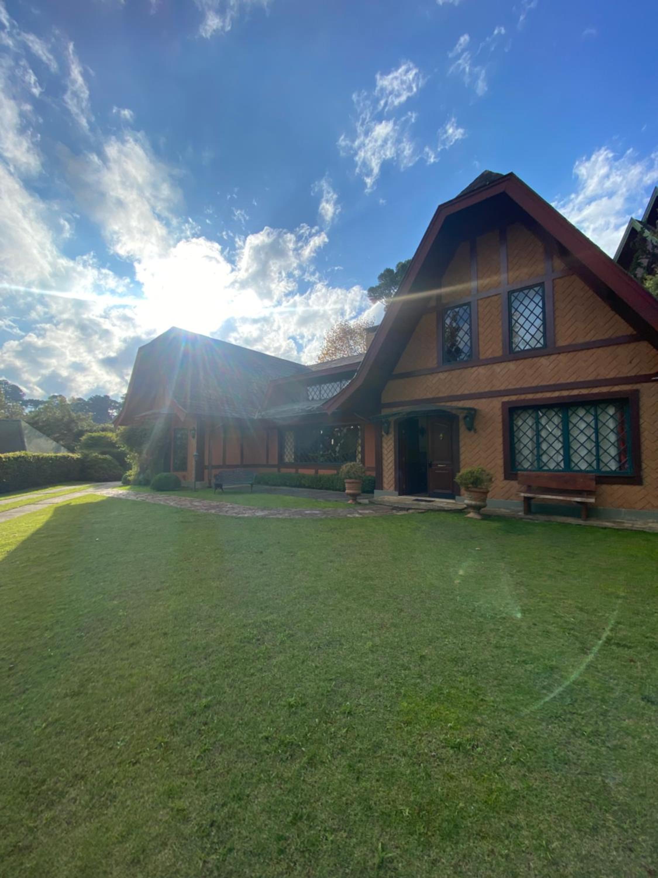 Quatro Estações Hospeda - Casa Azaleia condomínio Véu da Noiva