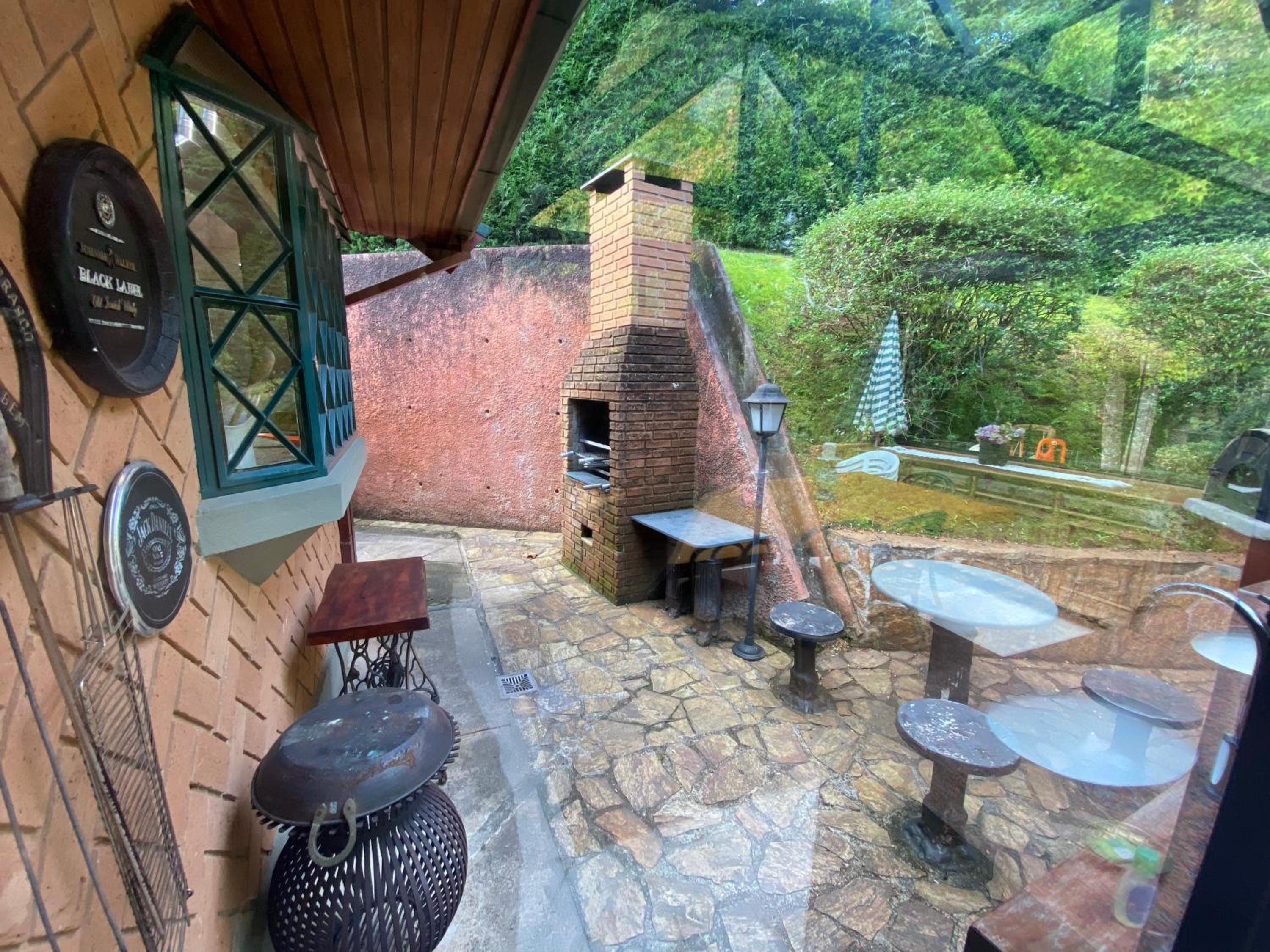Quatro Estações Hospeda - Casa Azaleia condomínio Véu da Noiva