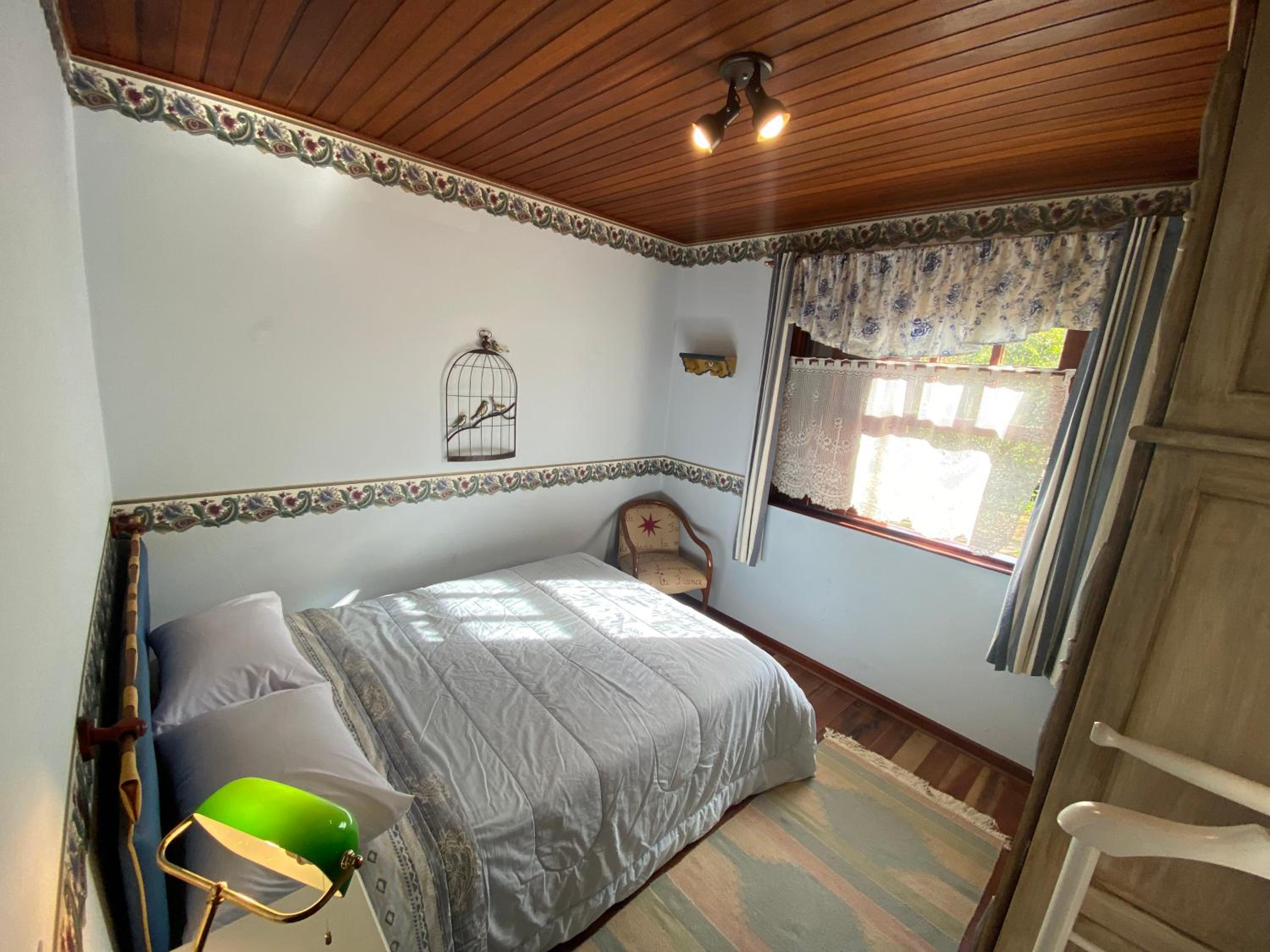 Quatro Estações Hospeda - Casa Azaleia condomínio Véu da Noiva