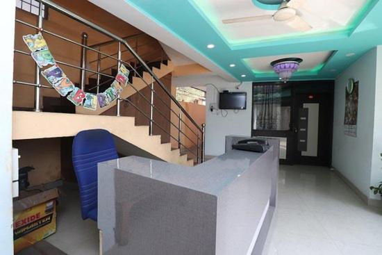 Lobby & Reception