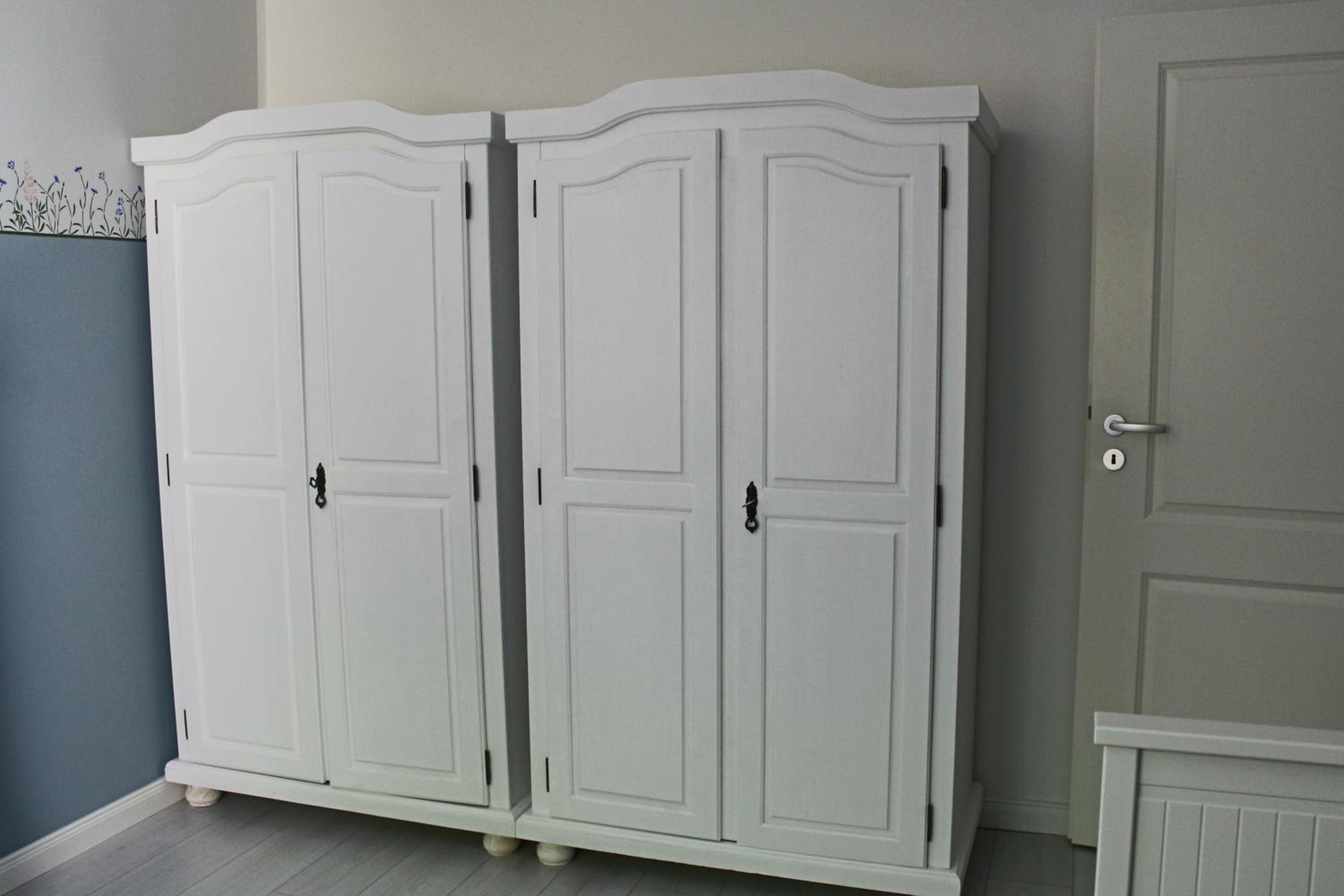 Moderne Wohnung im skandinavischen Stil am Waldrand