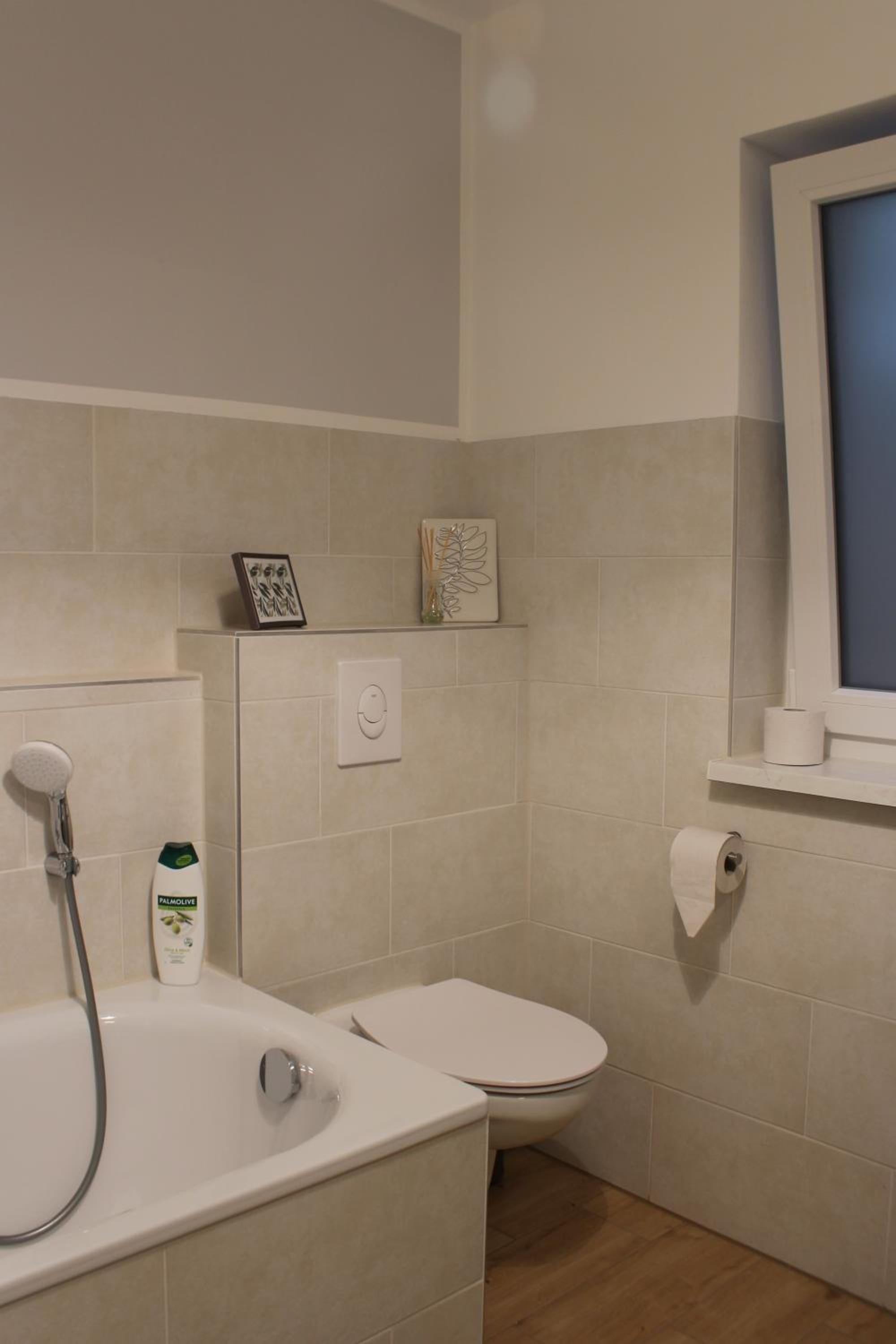 Moderne Wohnung im skandinavischen Stil am Waldrand