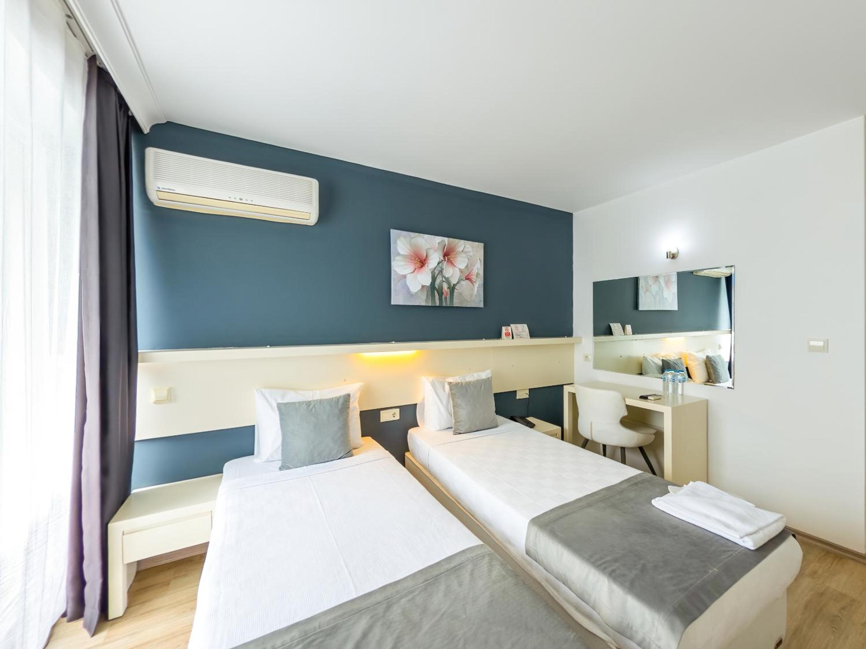 Z OTEL - Image 49