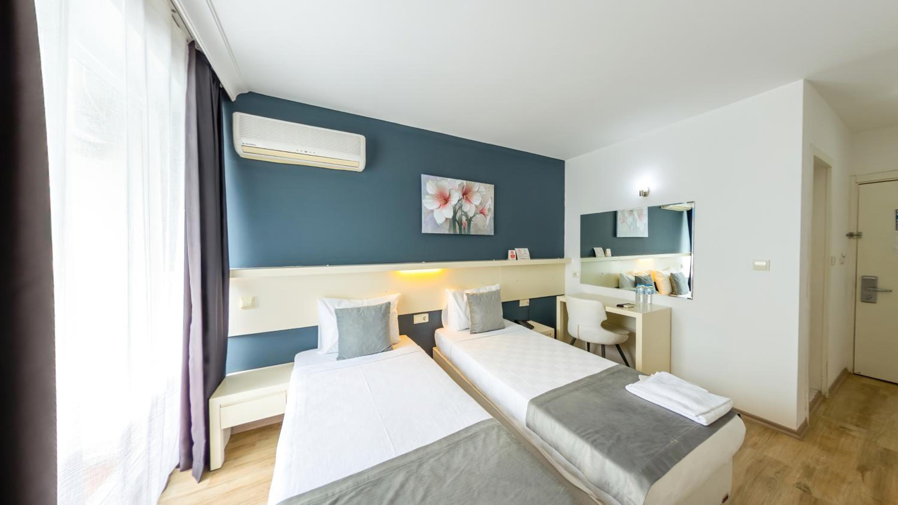 Z OTEL - Image 48