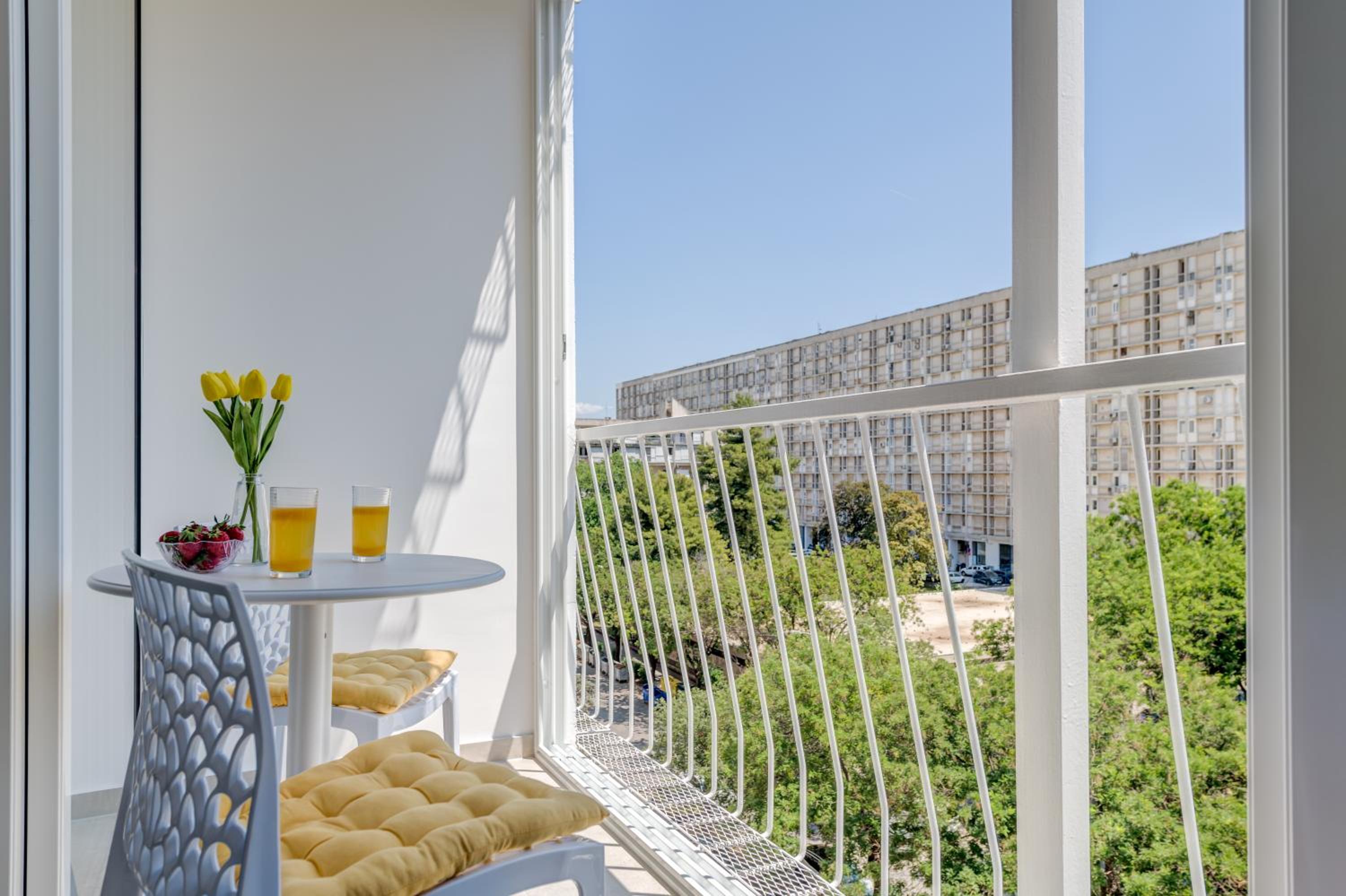 New sunny Studio with balcony, Split center en Split — balance & terrace