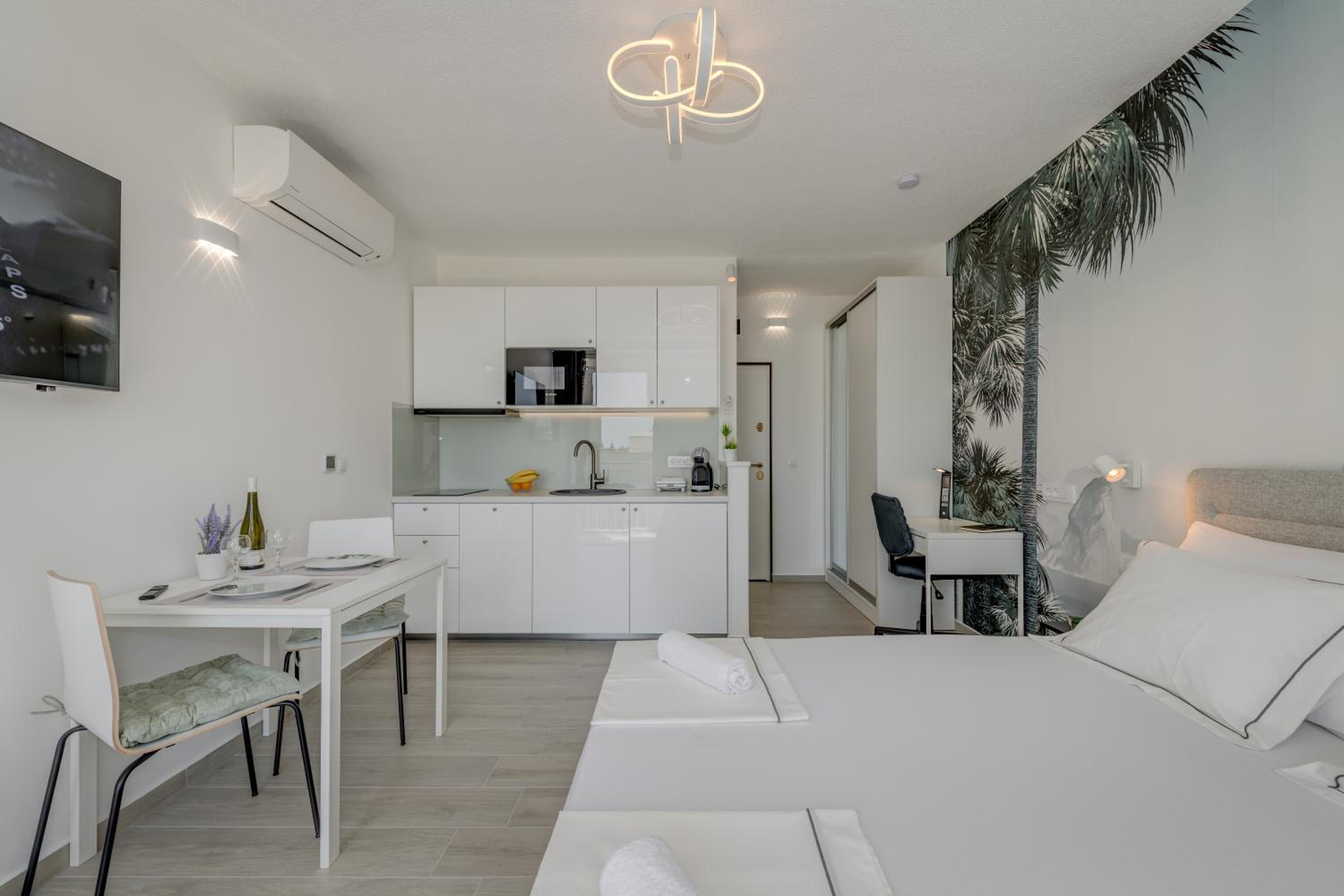 New sunny Studio with balcony, Split center en Split — hotel room