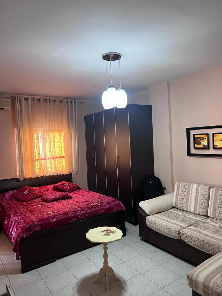 Spacious Studio apartment with Balcony, Durrës