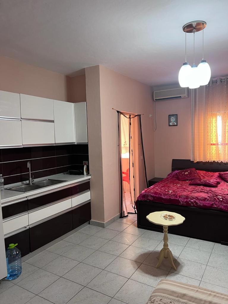 Spacious Studio apartment with Balcony, Durrës