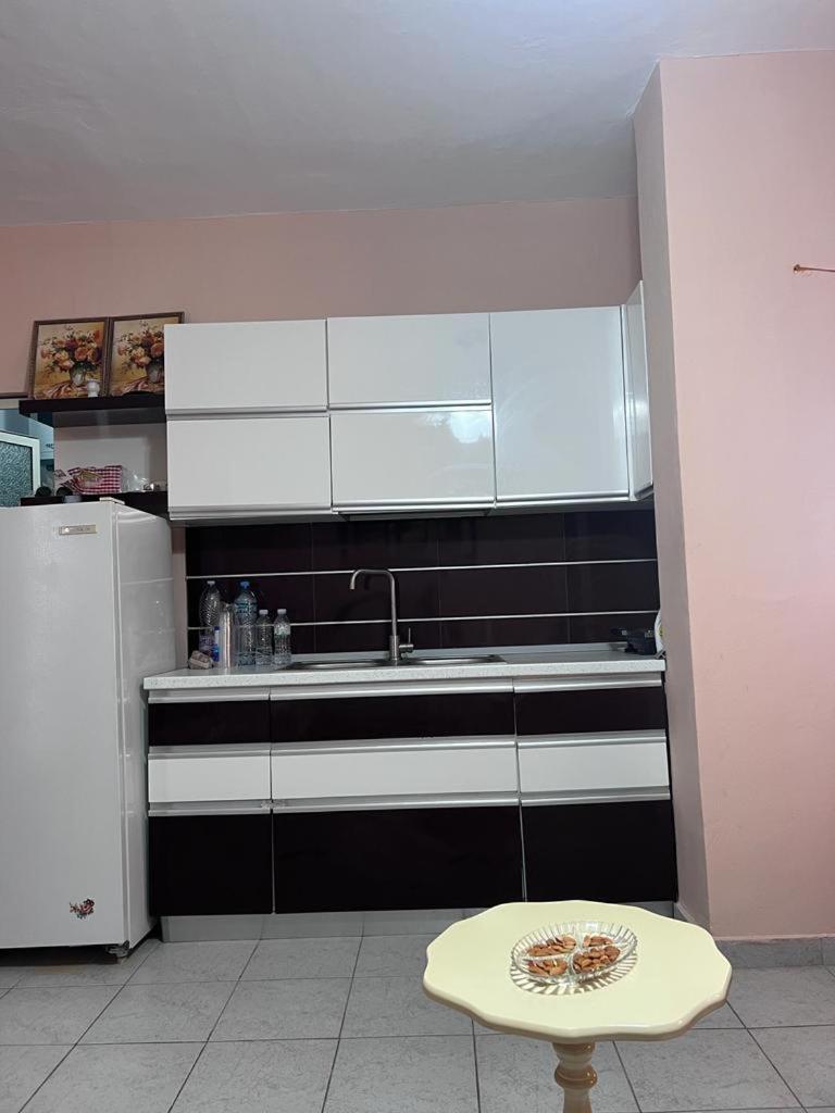 Spacious Studio apartment with Balcony, Durrës