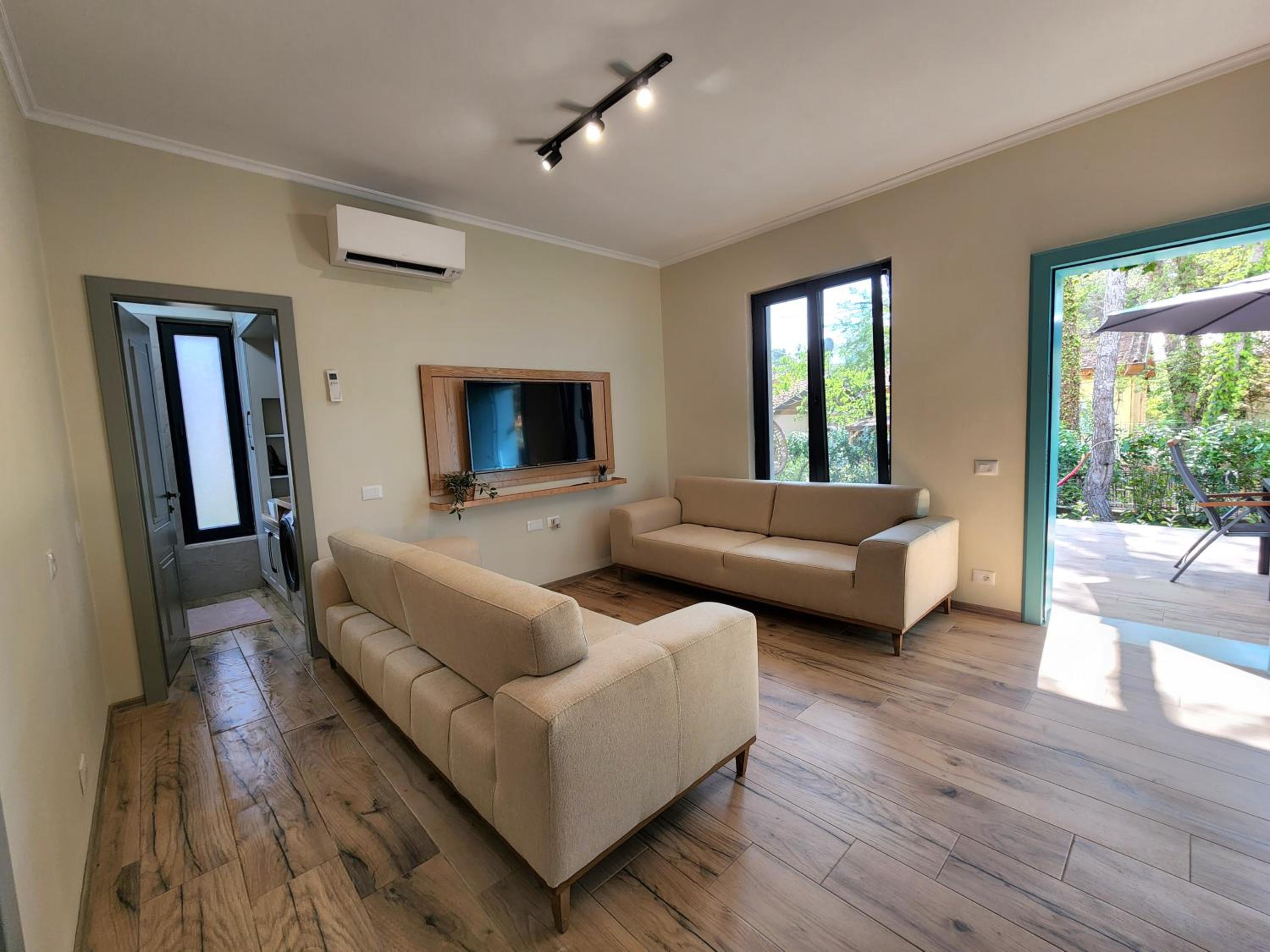 Cozy PineTrees Beach House