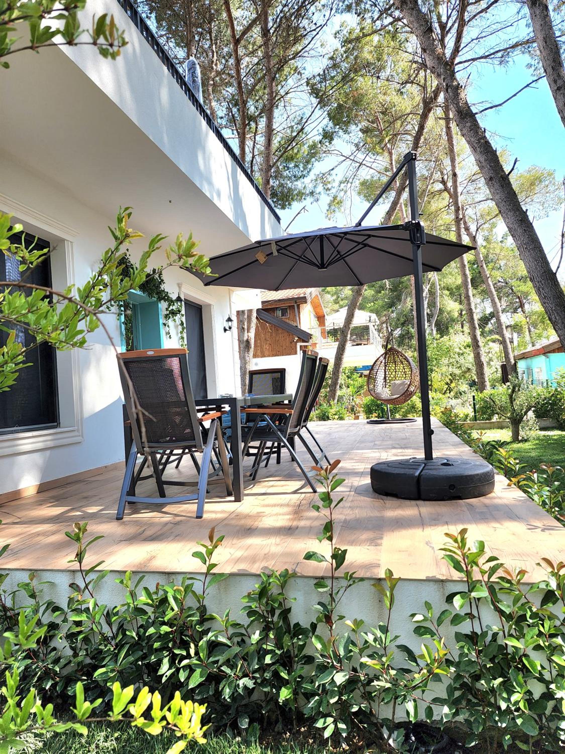 Cozy PineTrees Beach House