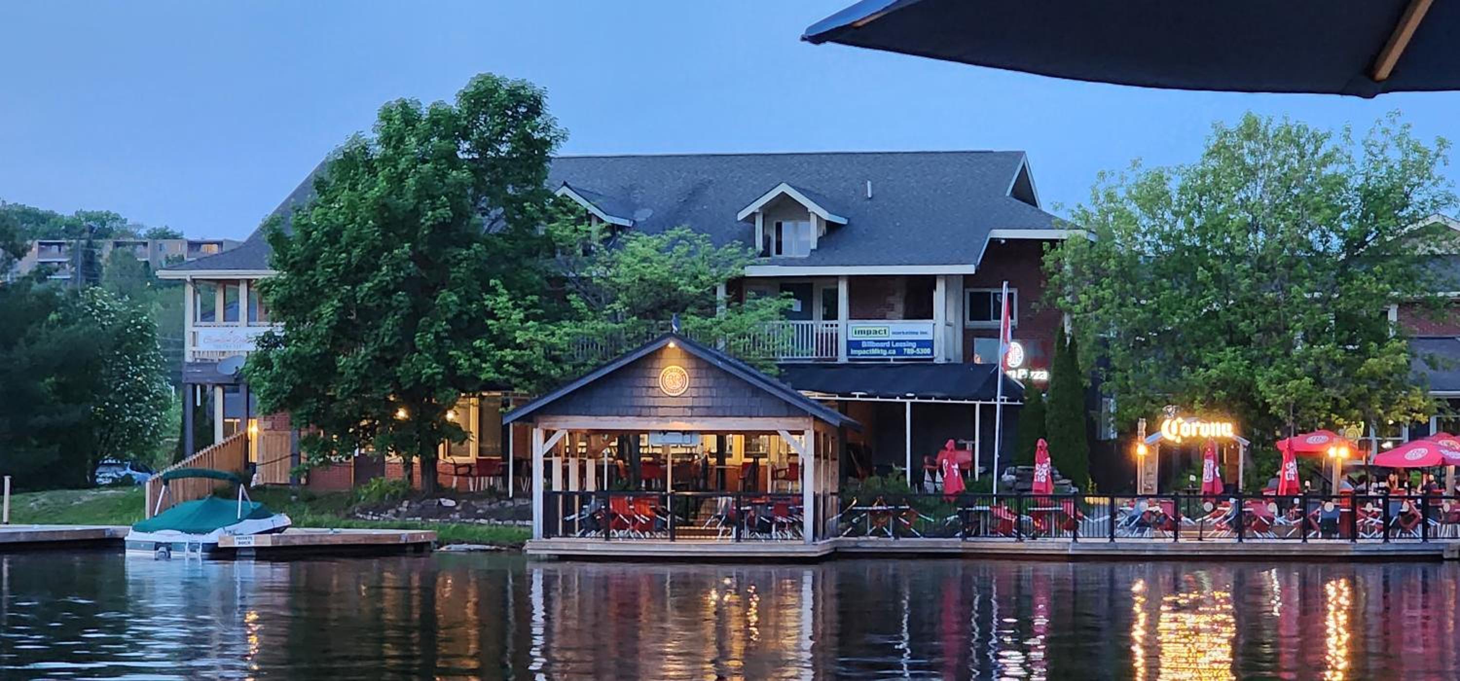 Private 5 BR Muskoka Cottage Firepit+BBQ+Wi-Fi