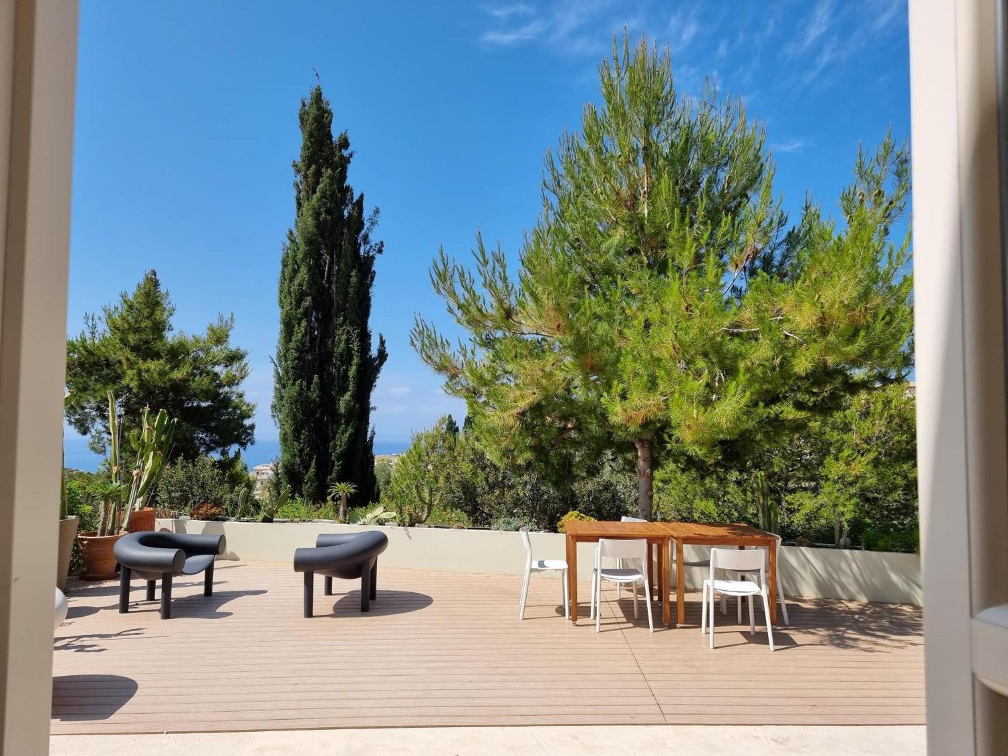EXQUISITE GOLF VILLA with Sea, 8Tee, Green Views, in Aphrodite Hills Golf Resort
