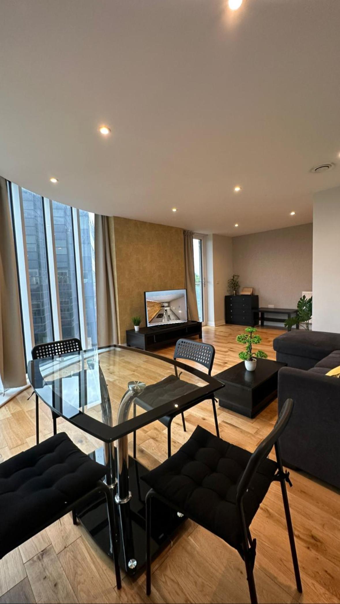 Uxbridge Apartment