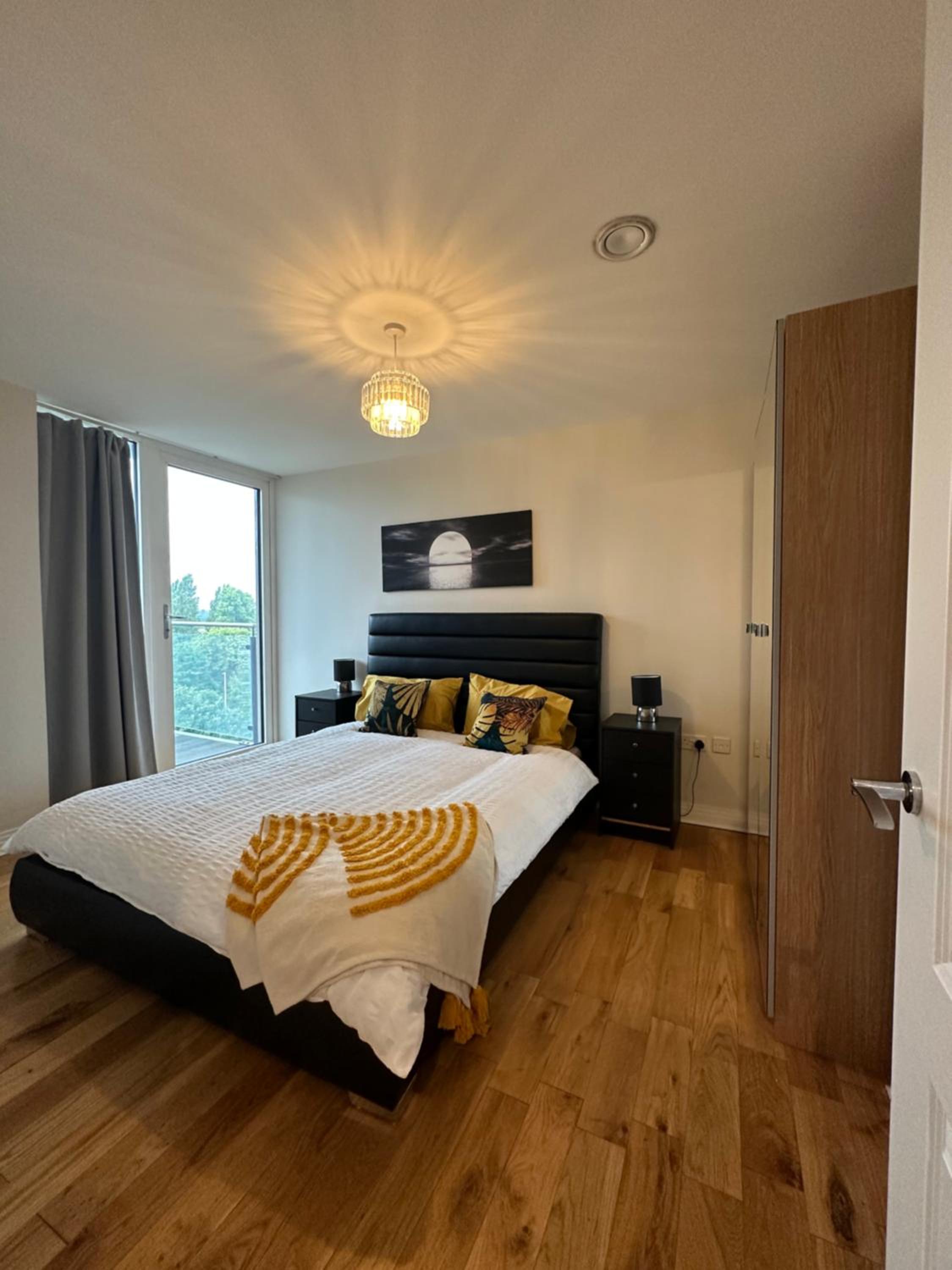Uxbridge Apartment