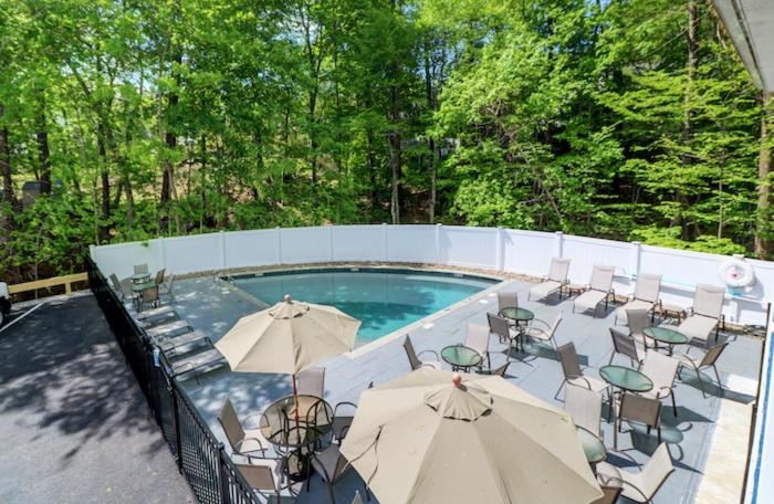 Studio East Motel