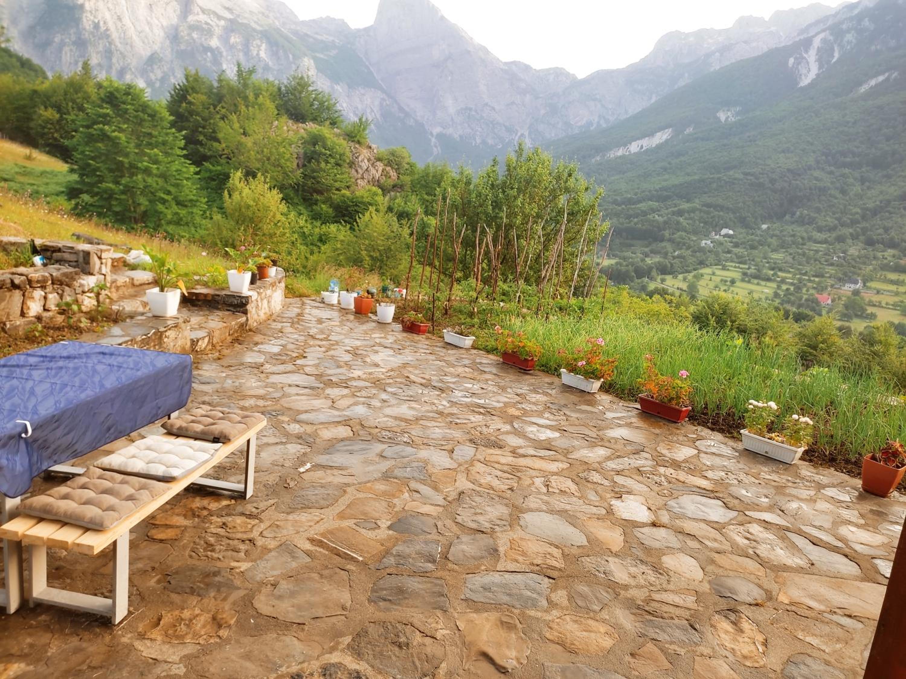 Guest House Astrit Villi