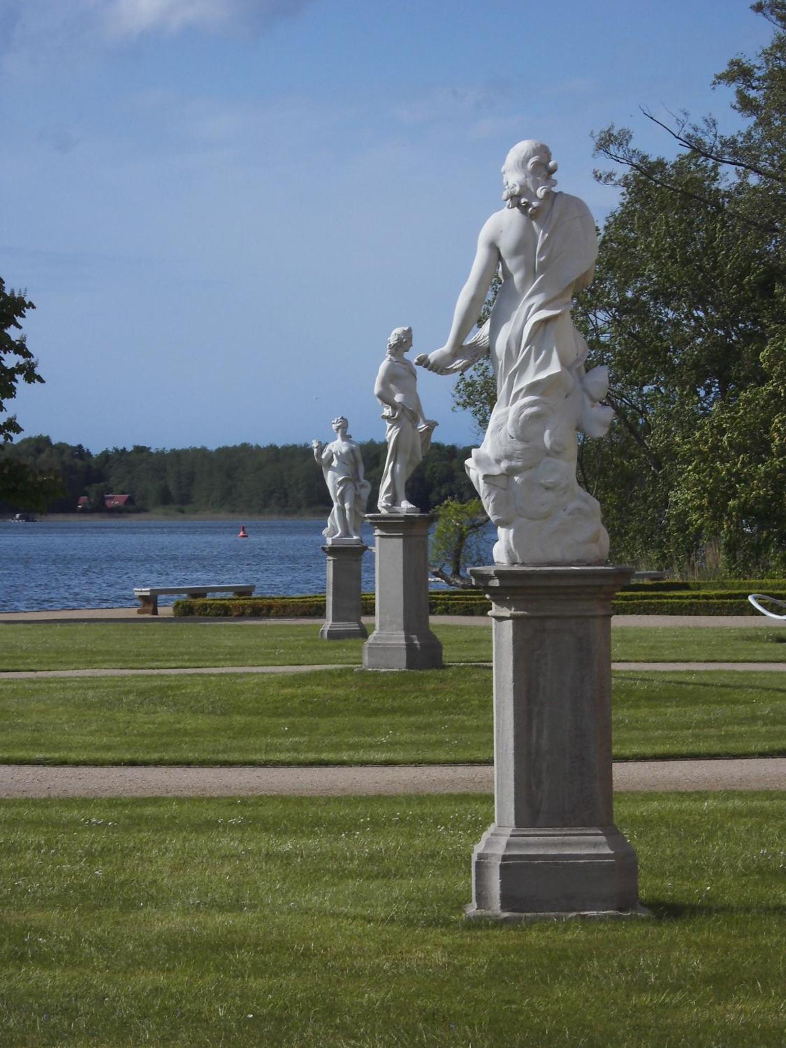 SchlossparkFerienwohnungen Rheinsberg mit Garten