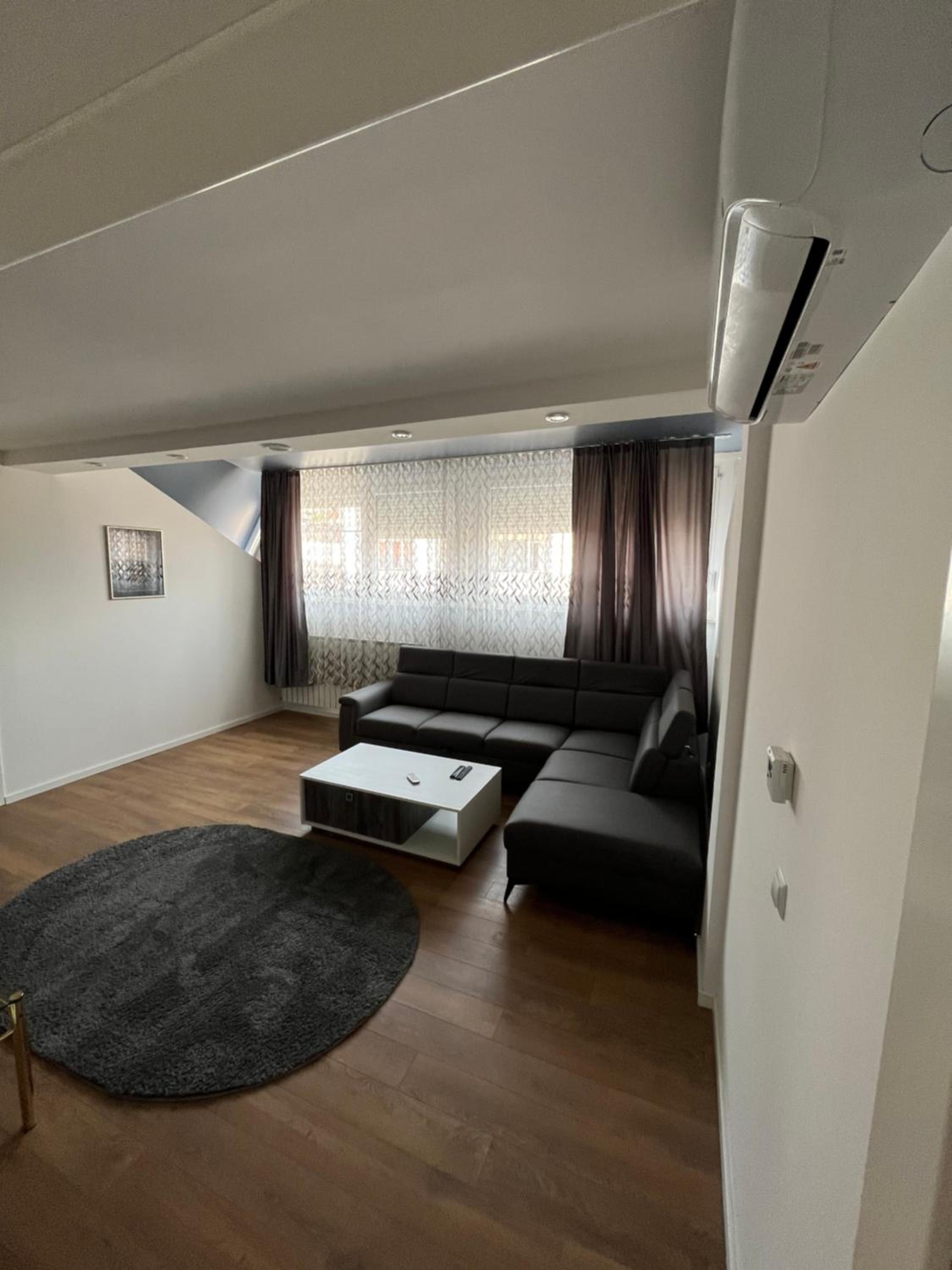 Villa Luca Free Garage Parking