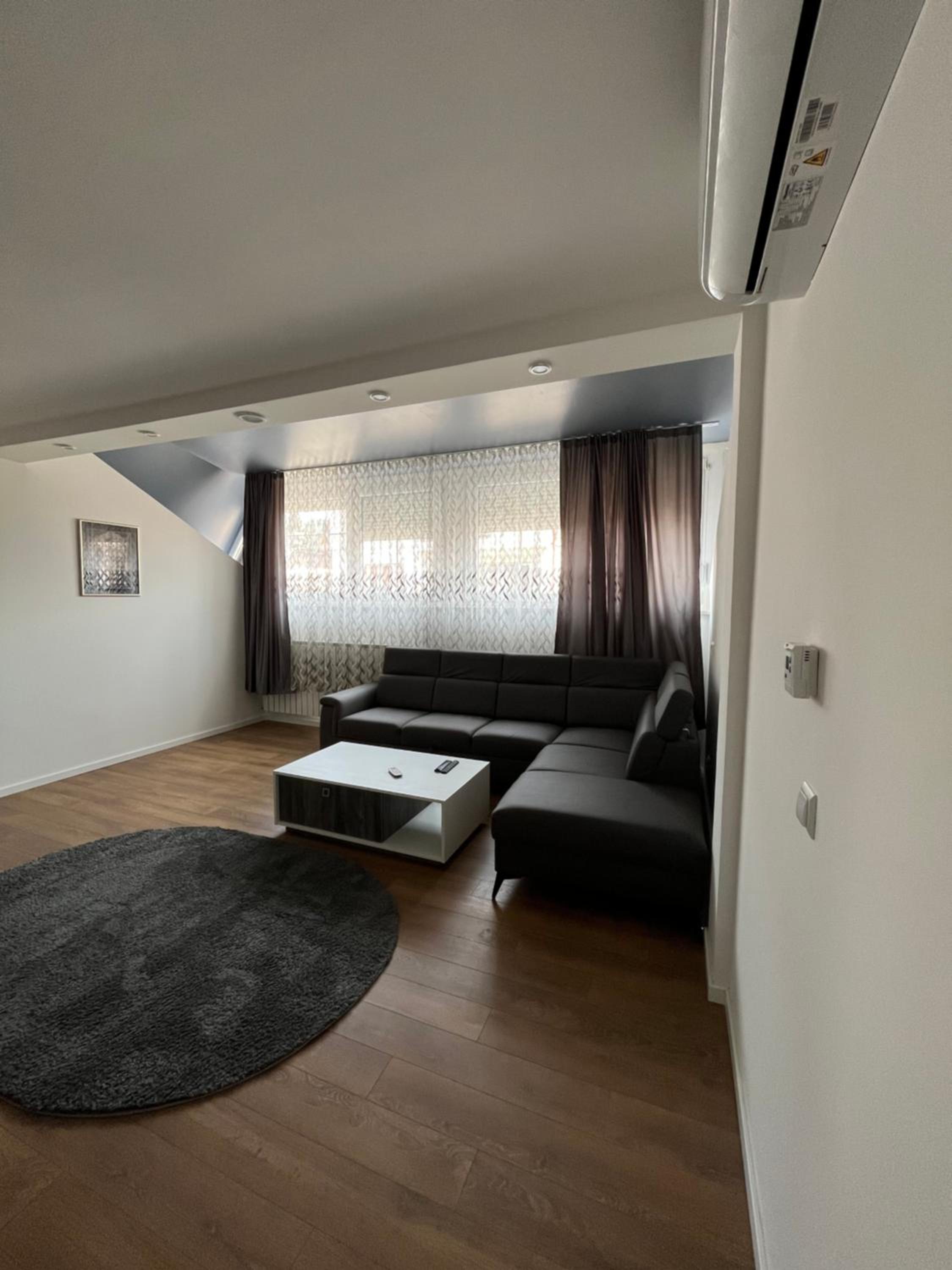 Villa Luca Free Garage Parking