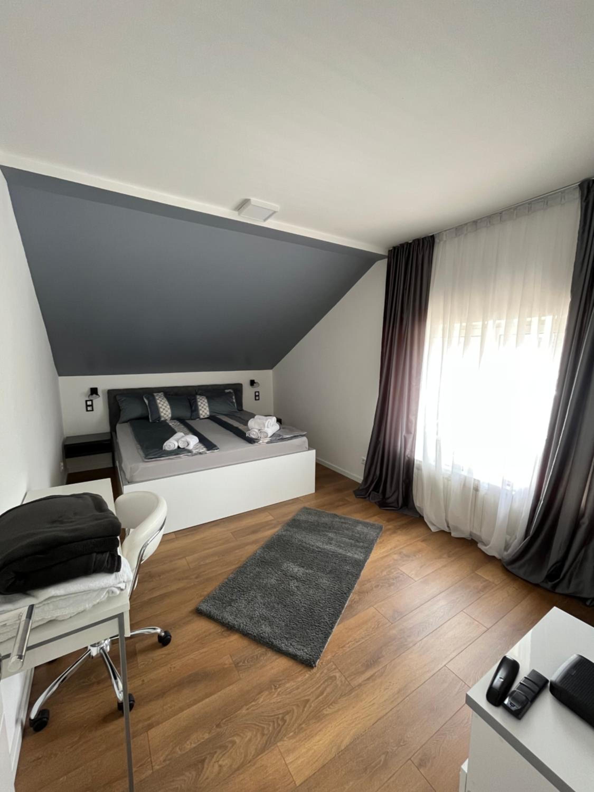 Villa Luca Free Garage Parking