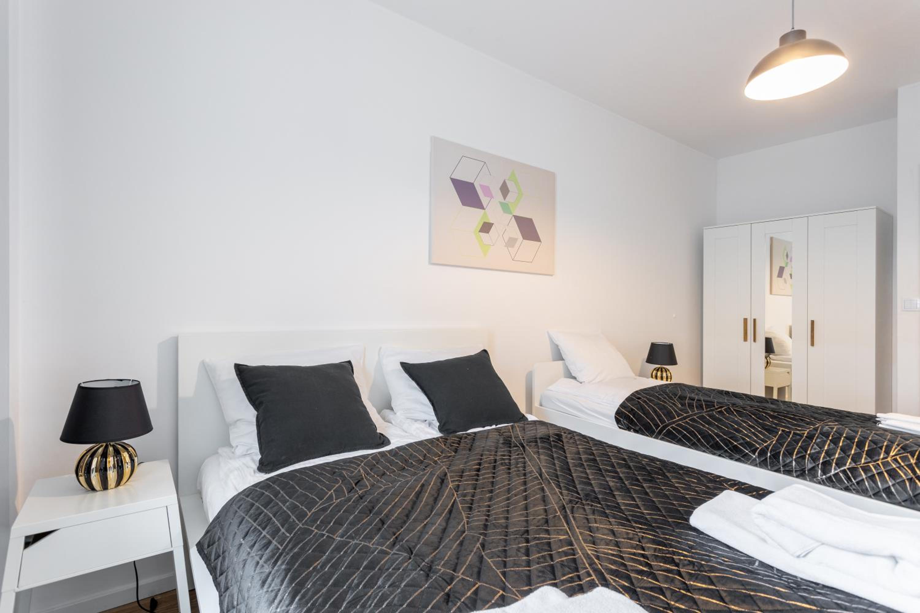 Golden Apartments Warsaw - Stylish & Sunny - Pereca Residence, City Center