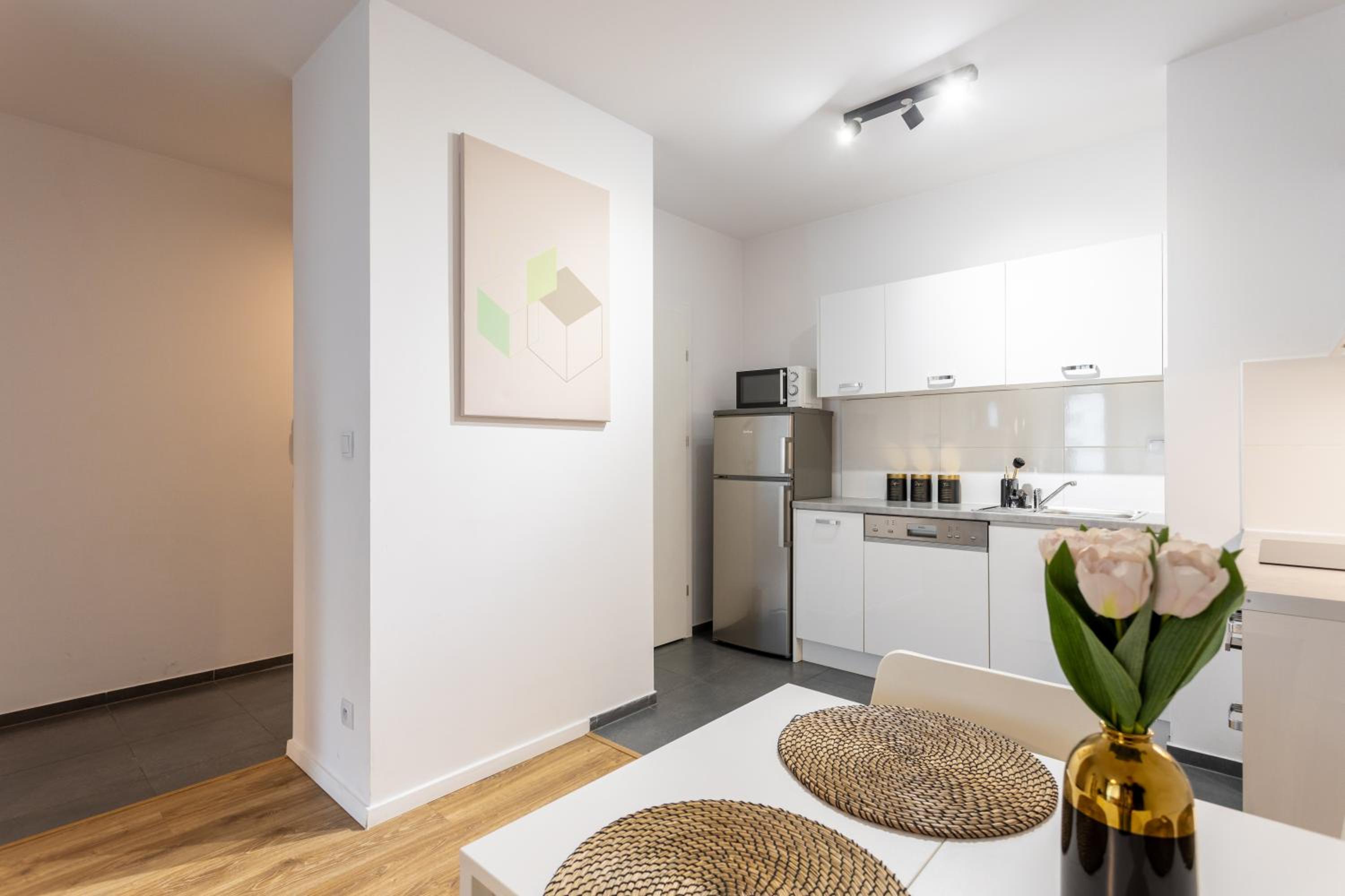 Golden Apartments Warsaw - Stylish & Sunny - Pereca Residence, City Center