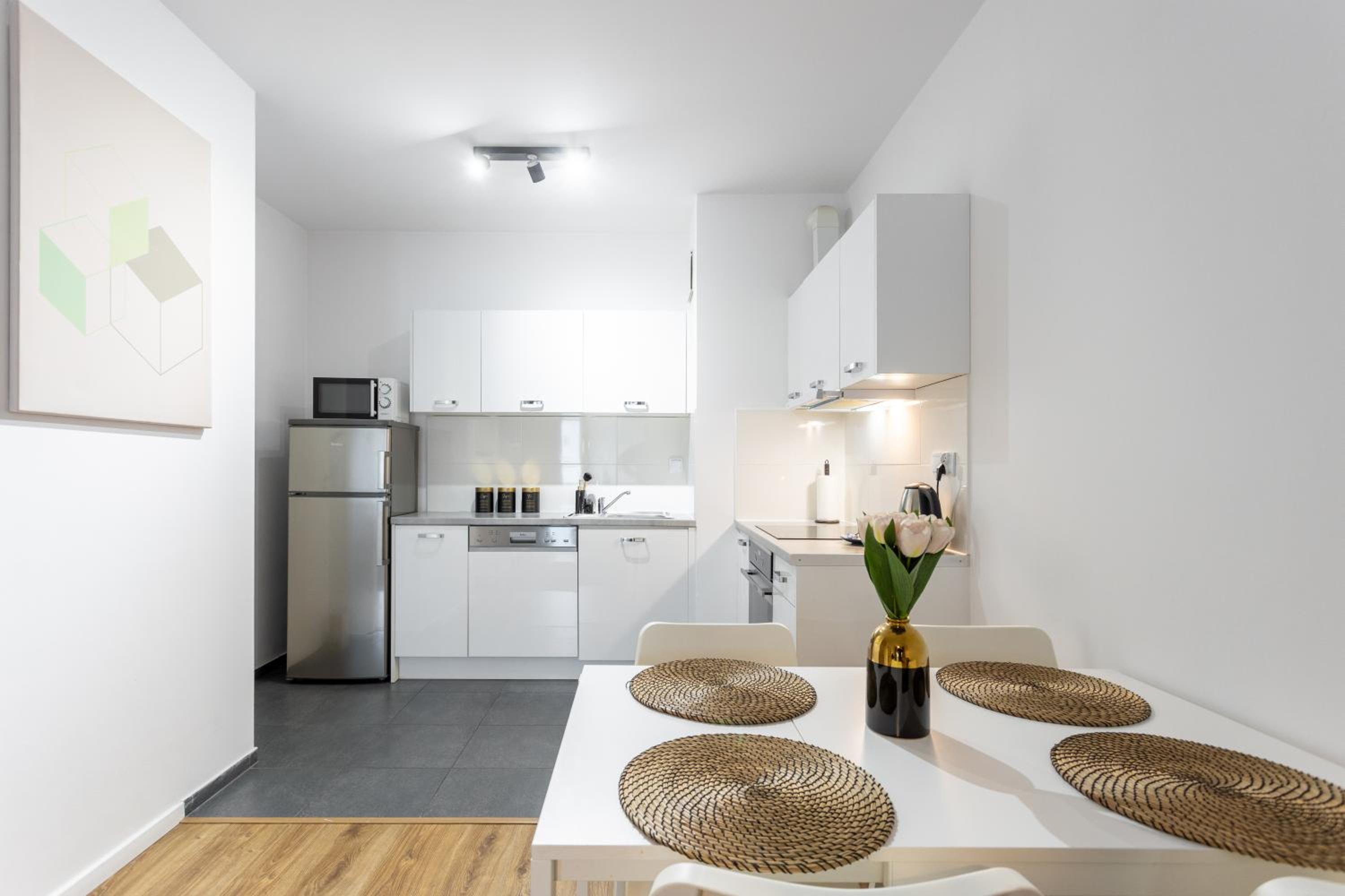 Golden Apartments Warsaw - Stylish & Sunny - Pereca Residence, City Center
