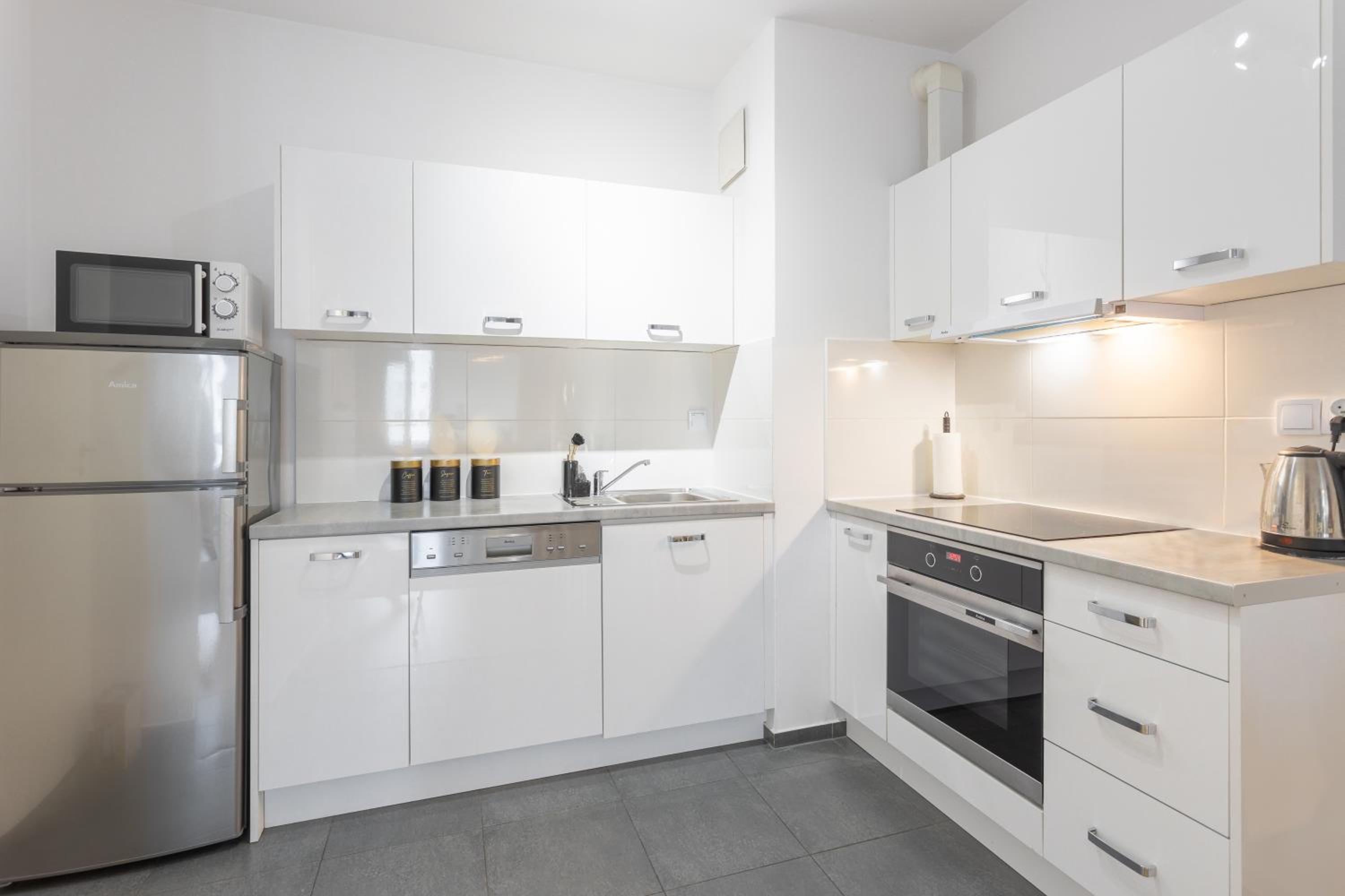 Golden Apartments Warsaw - Stylish & Sunny - Pereca Residence, City Center