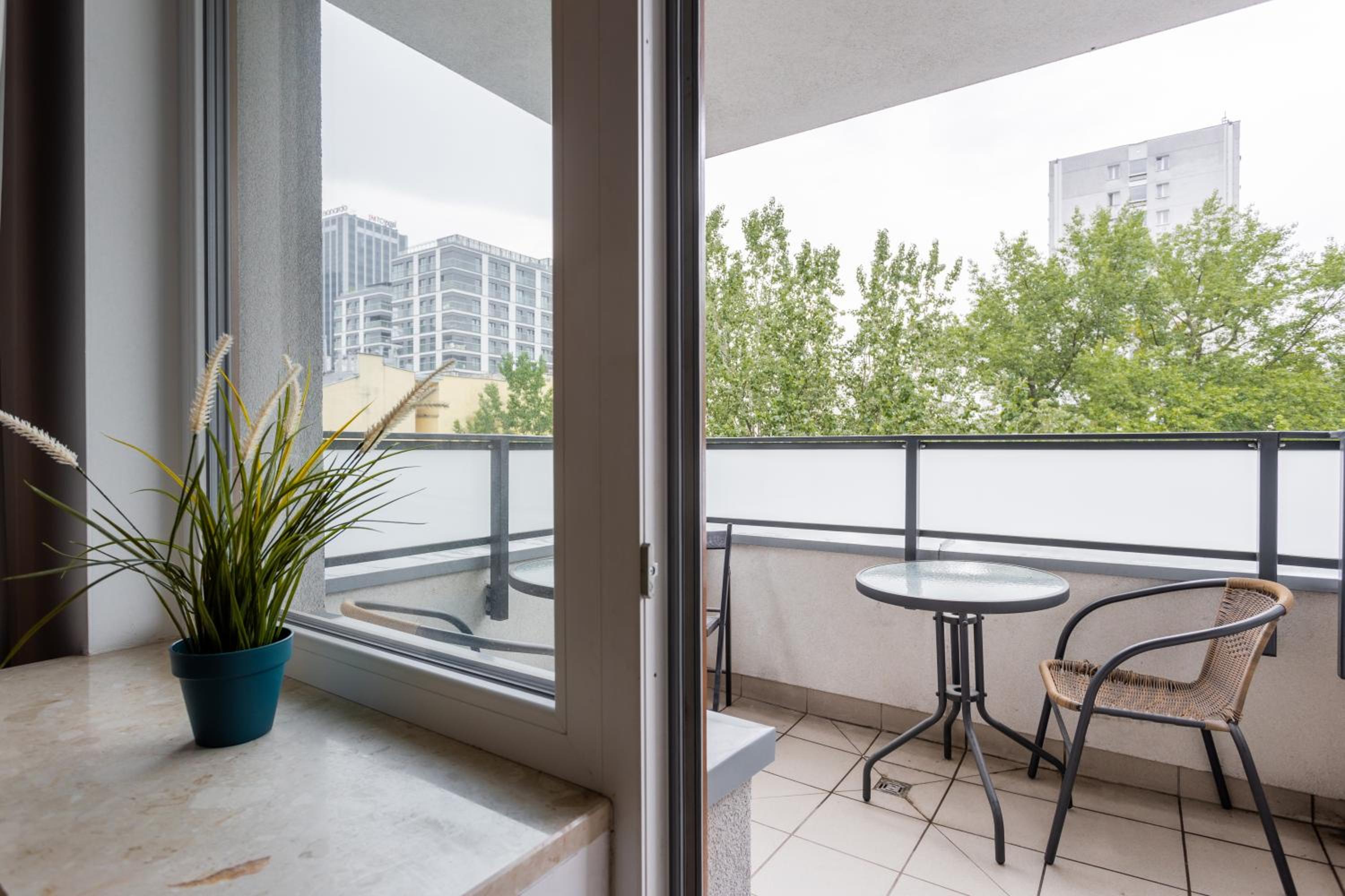 Golden Apartments Warsaw - Stylish & Sunny - Pereca Residence, City Center