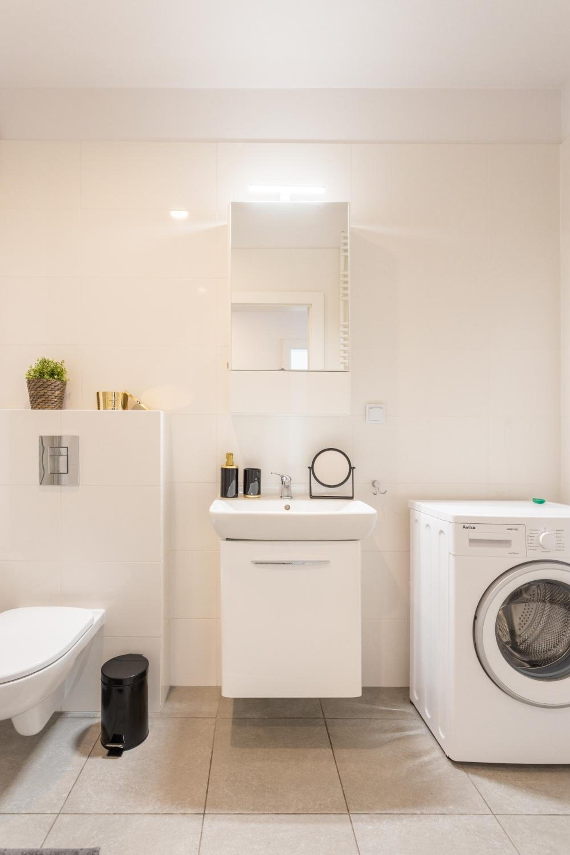 Golden Apartments Warsaw - Stylish & Sunny - Pereca Residence, City Center