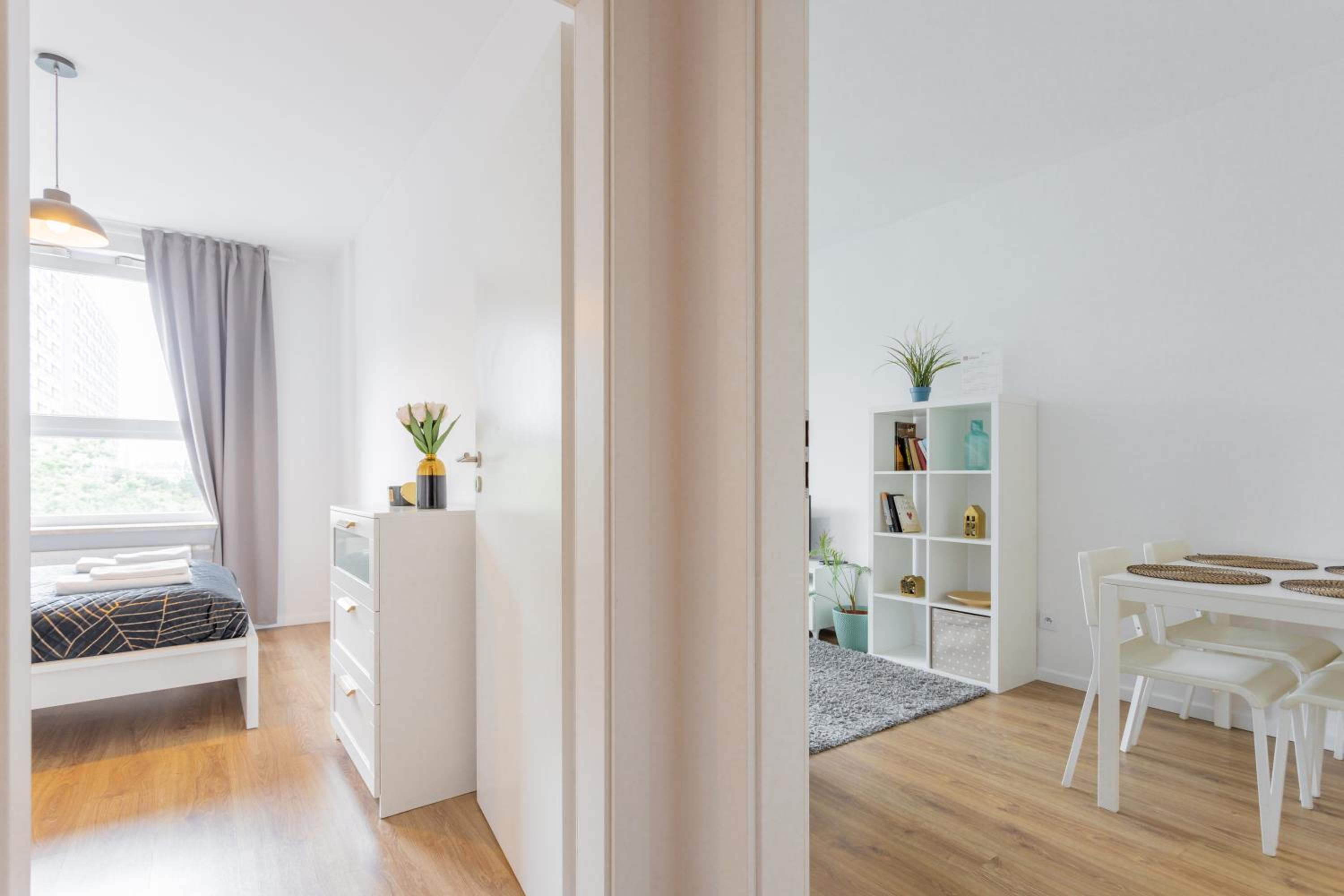 Golden Apartments Warsaw - Stylish & Sunny - Pereca Residence, City Center