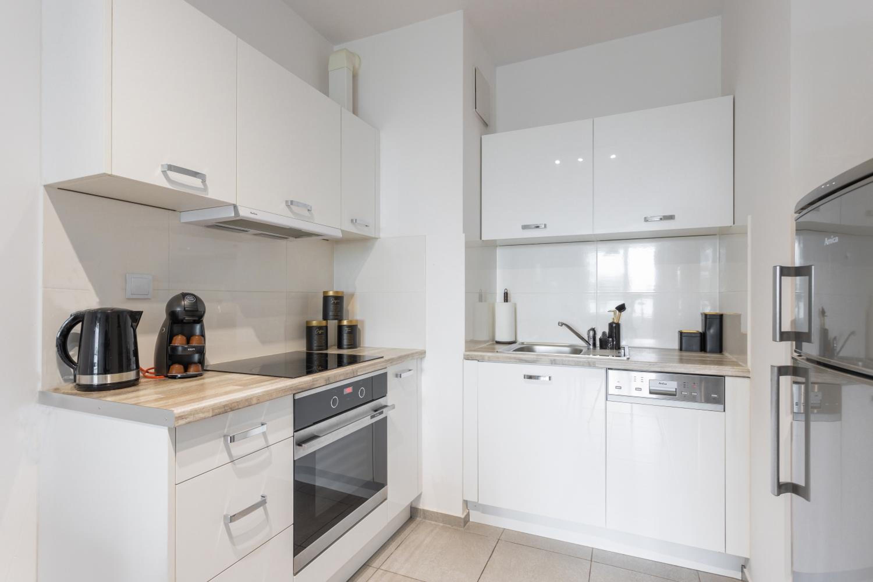 Golden Apartments Warsaw - Stylish & Sunny - Pereca Residence, City Center