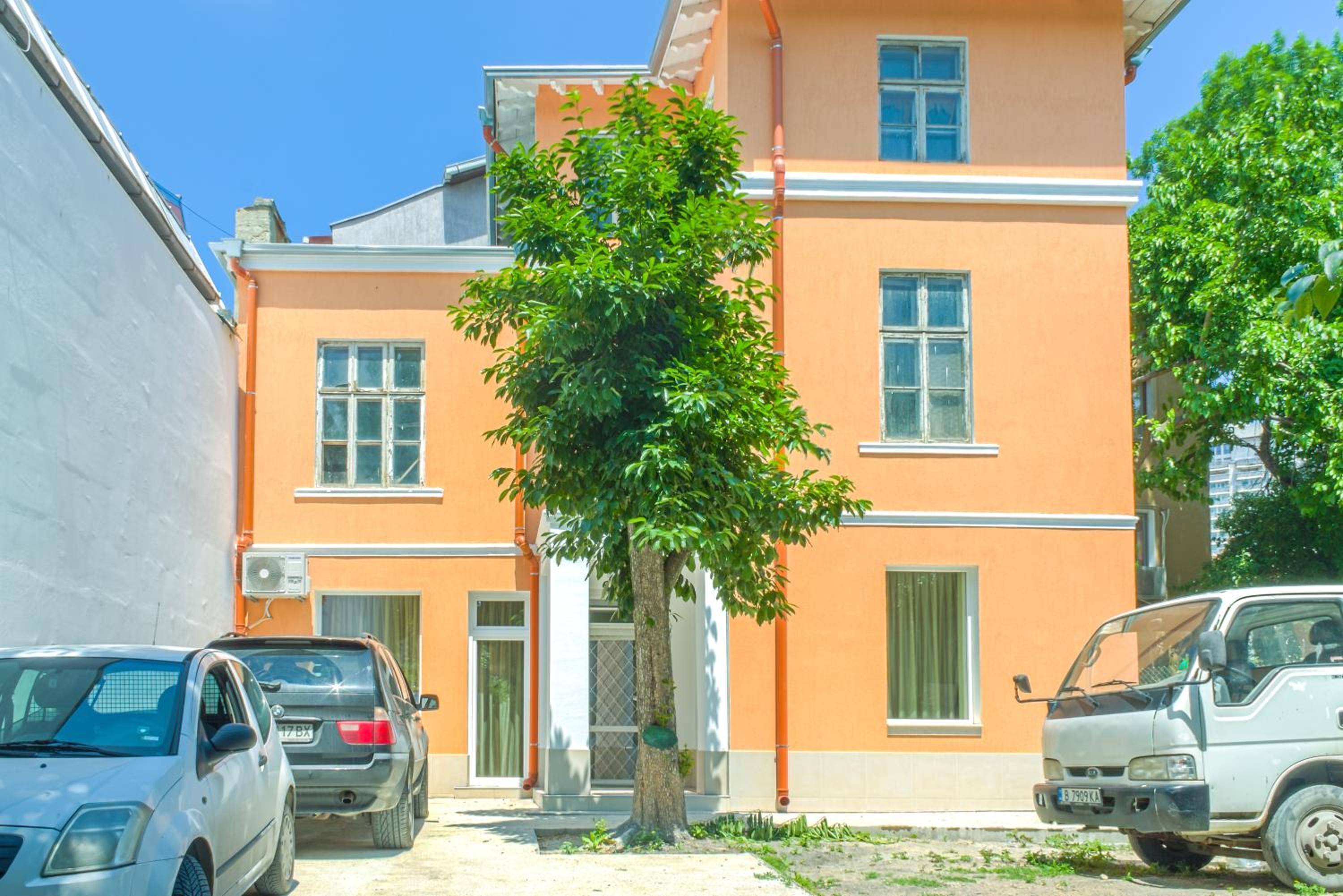 Central location and FREE parking